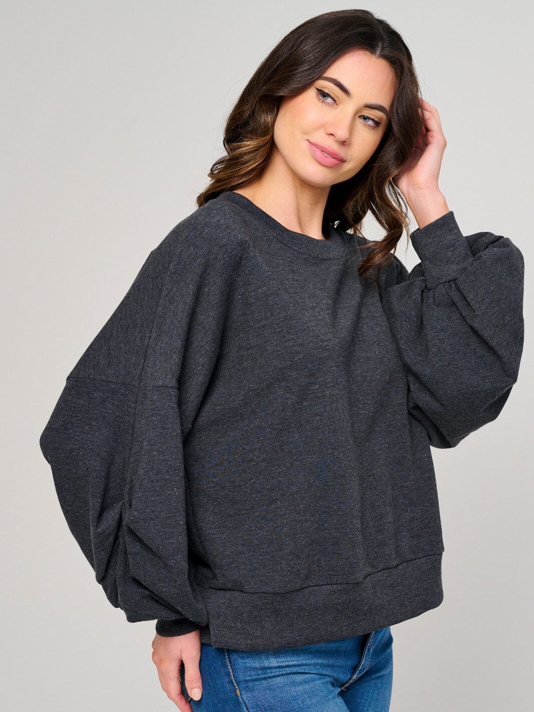 WOMEN'S LONG RUCHED SLEEVE PULLOVER SWEATER