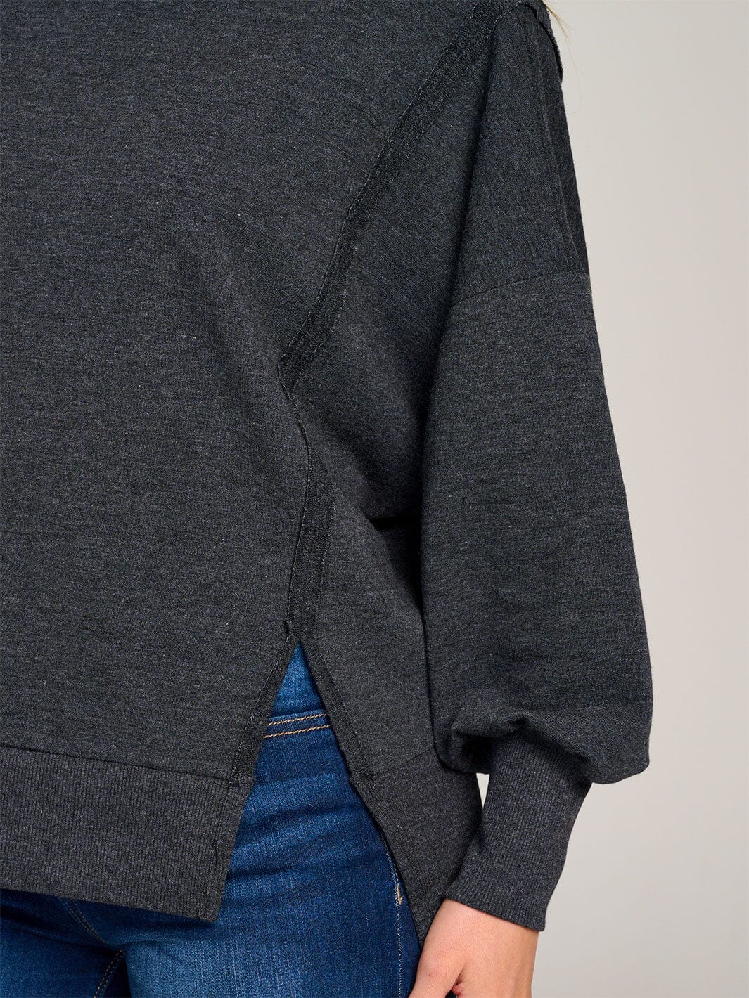 WOMEN'S LONG SLEEVE FRONT SLIT OVERSIZED TOP