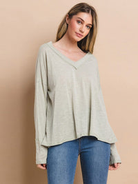 WOMEN'S LONG SLEEVE HIGH-LOW V-NECK OVERSIZED TOP