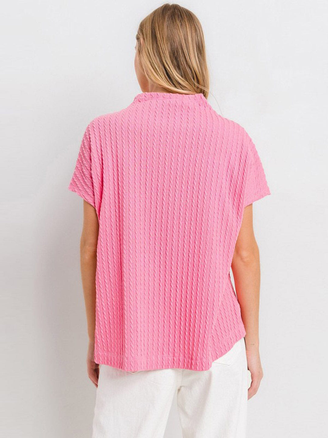 WOMEN'S SHORT SLEEVE MOCK NECK FRONT POCKET RIBBED DETAILED BLOUSE