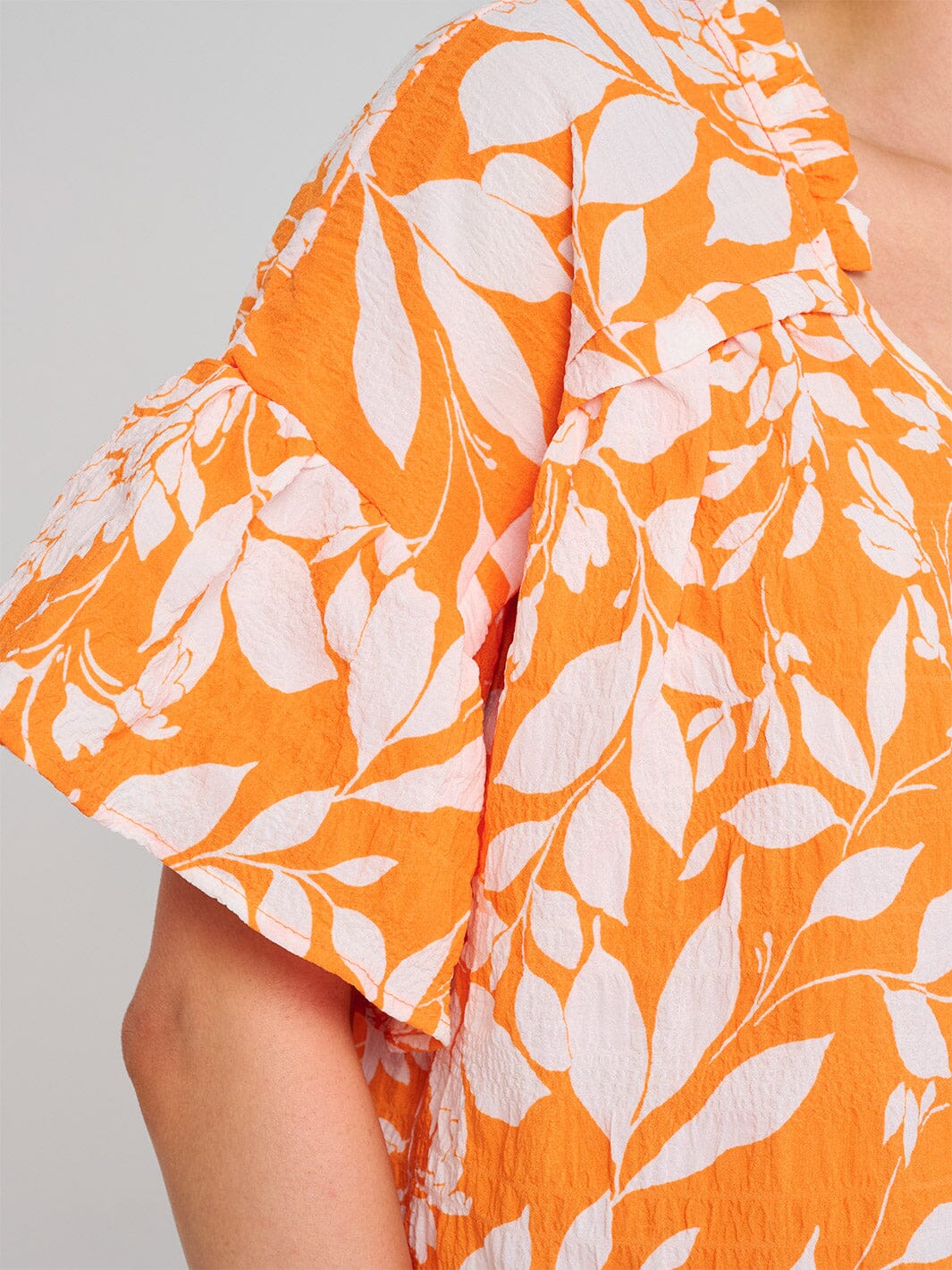 WOMEN'S SHORT SLEEVE V-NECK FLORAL PRINT TUNIC BLOUSE