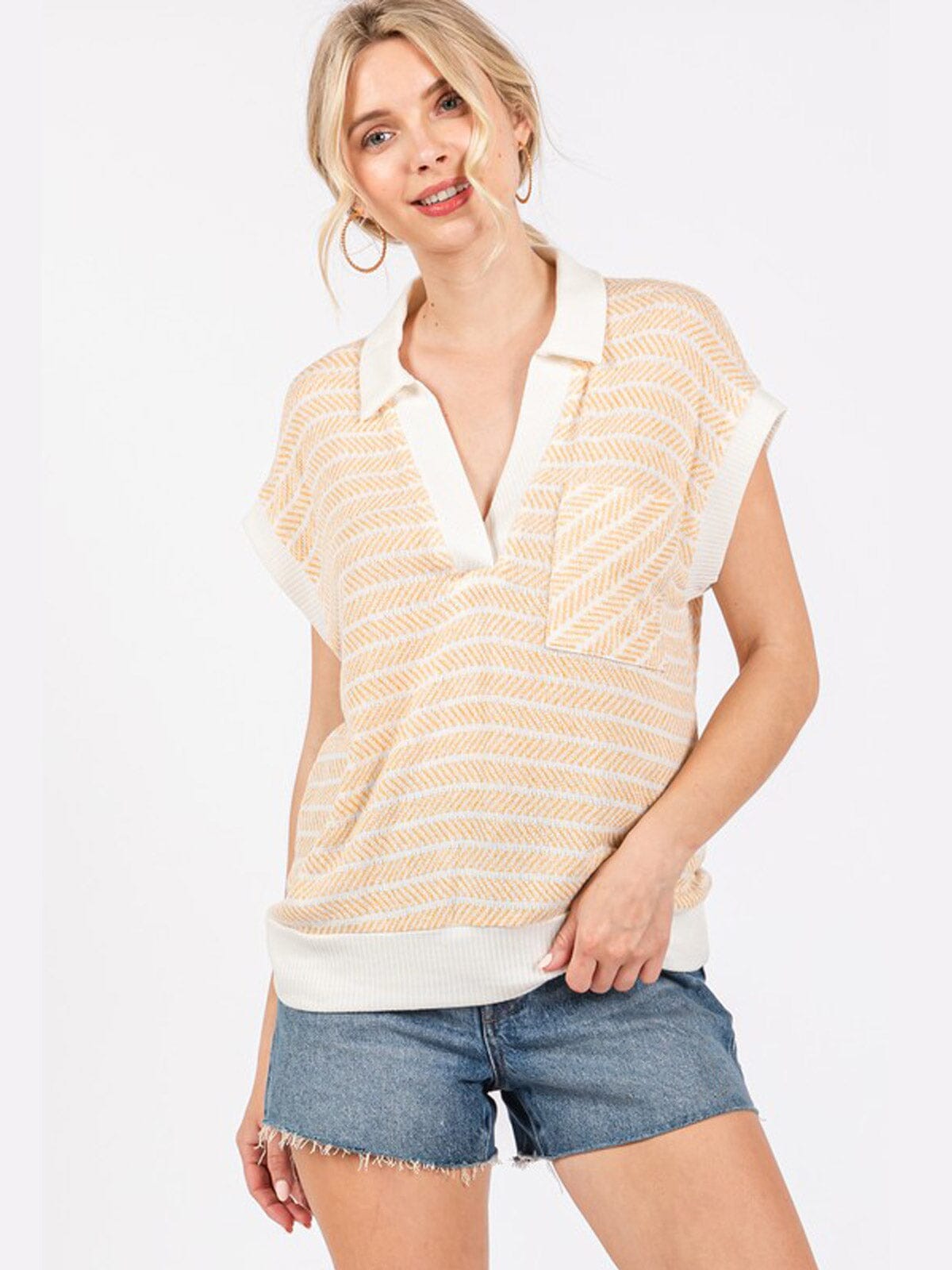 WOMEN'S SHORT SLEEVE V-NECK COLORBLOCK PRINT FRONT POCKET TOP