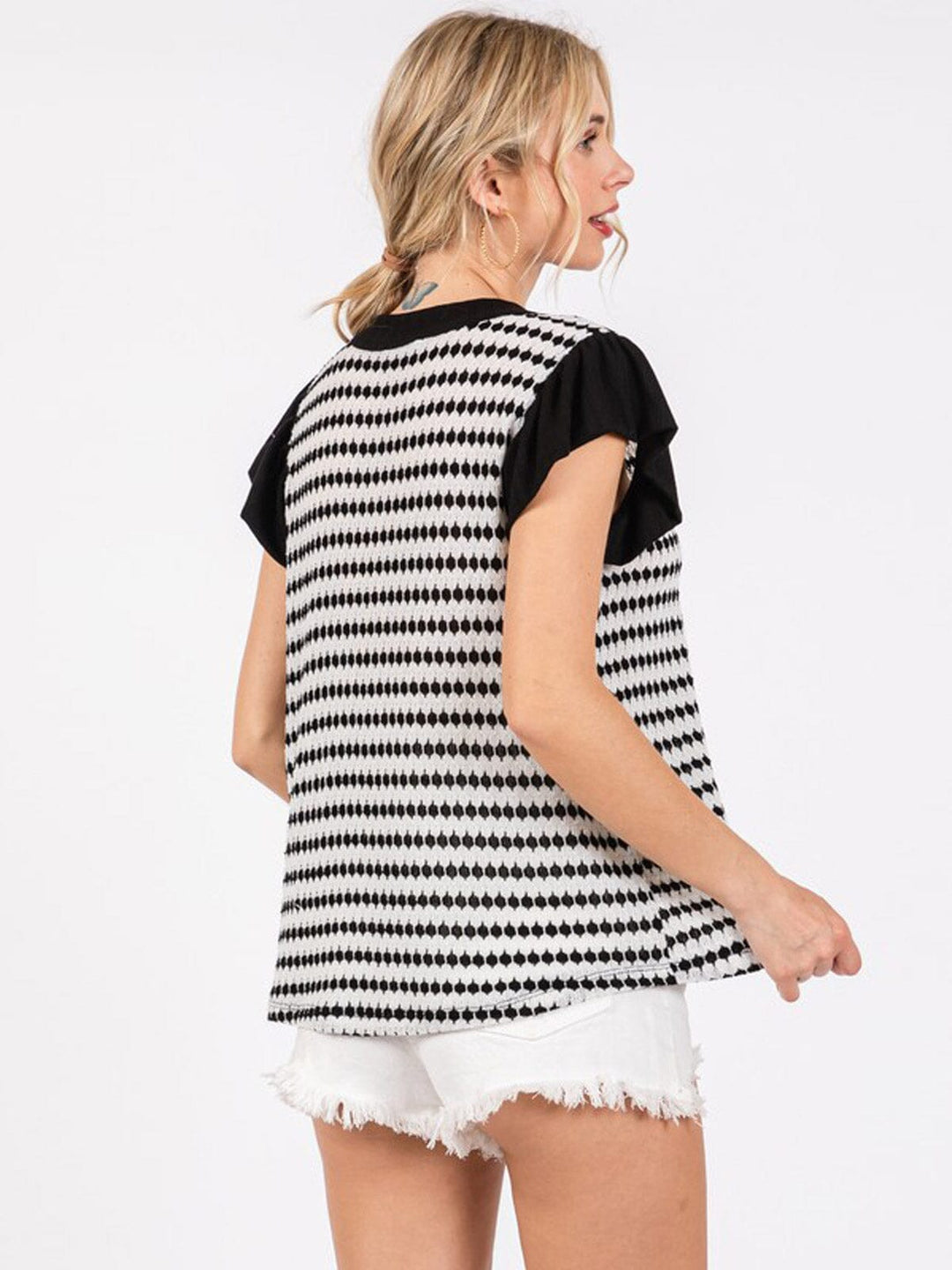 WOMEN'S SHORT RUFFLE SLEEVE COLORBLOCK KNIT BLOUSE