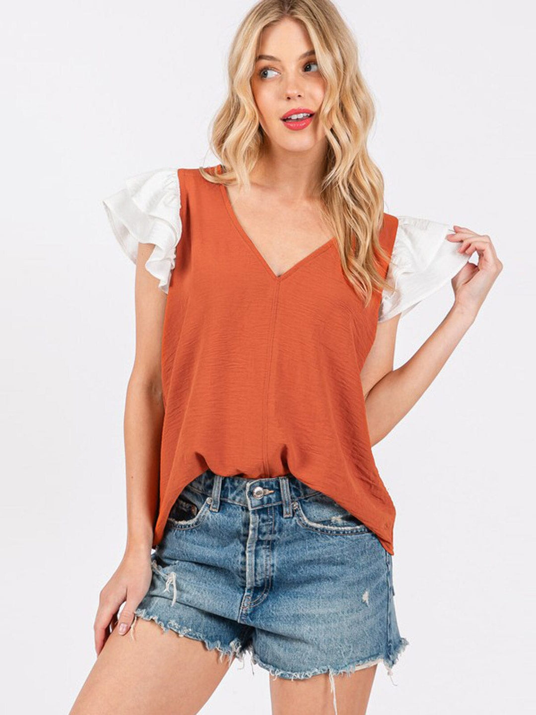 WOMEN'S SHORT RUFFLE SLEEVE V-NECK COLORBLOCK BLOUSE