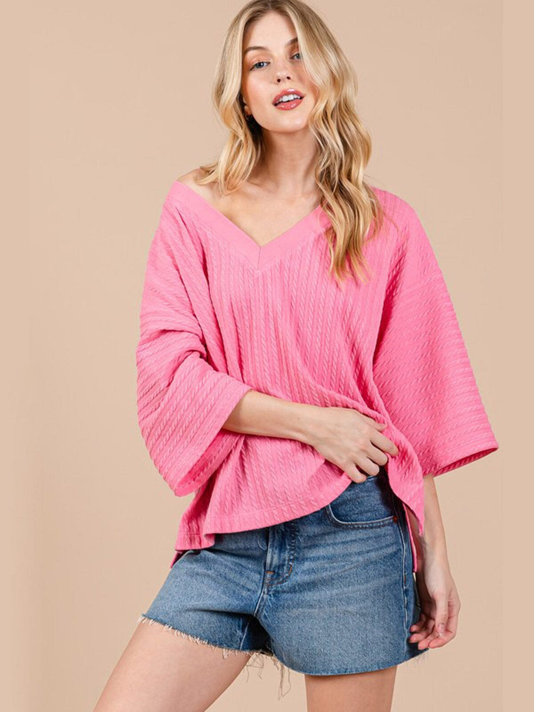 WOMEN'S 3/4 SLEEVE V-NECK RIBBED BLOUSE