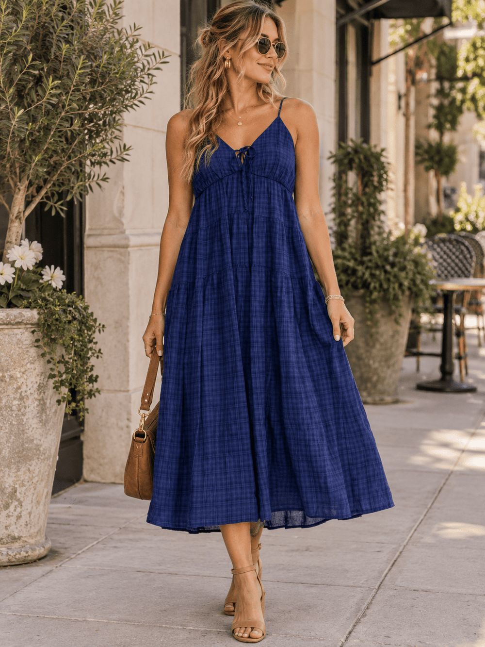 WOMEN'S SLEEVELESS V-NECK OPEN BACK TIERED MAXI DRESS