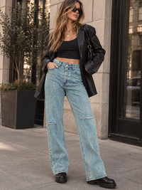 WOMEN'S BUTTON CLOSURE POCKETS WASHED WIDE LEG DISTRESS DENIM PANTS