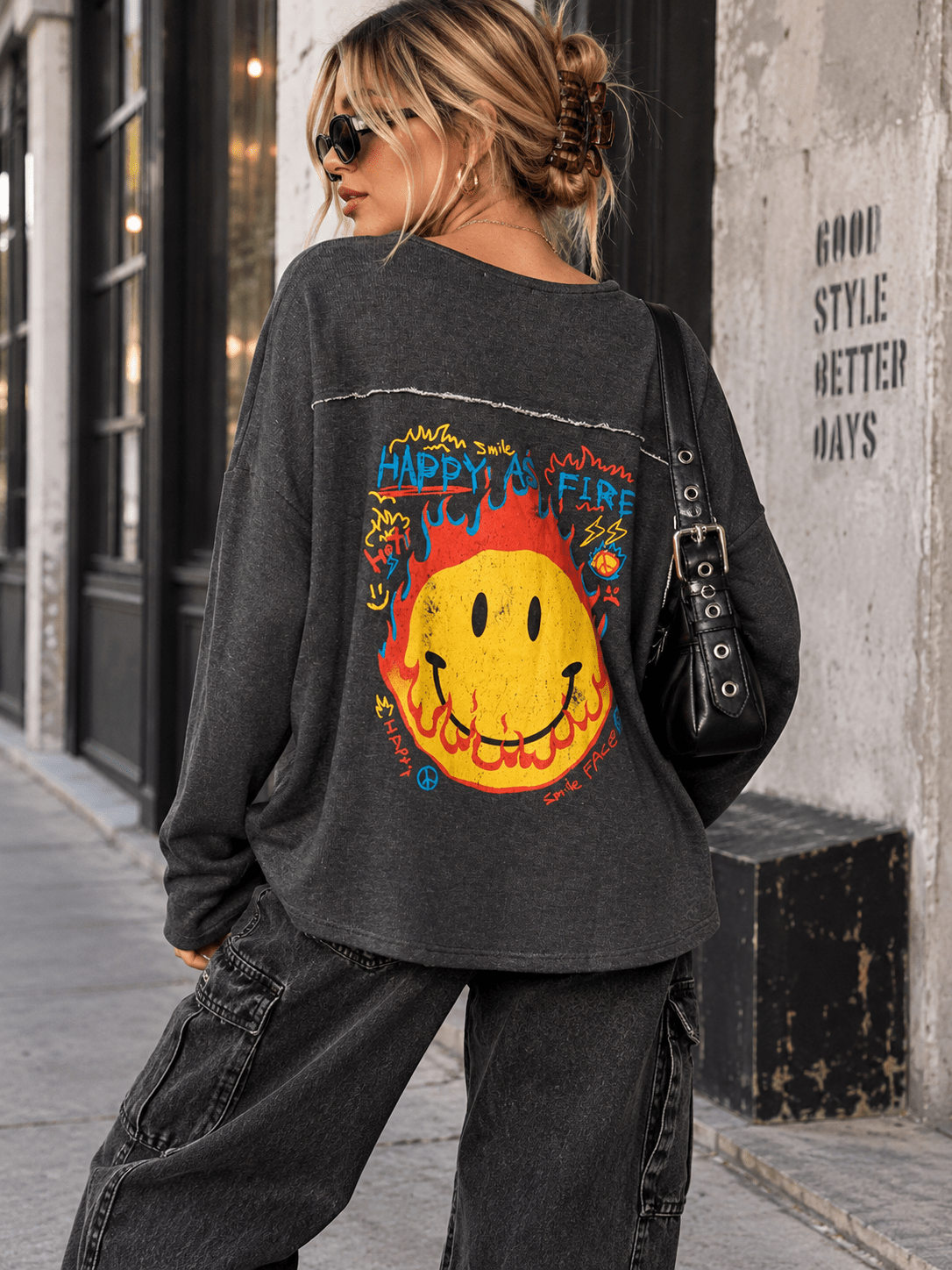 WOMEN'S LONG SLEEVE BACK GRAPHIC LOOSE FIT TOP