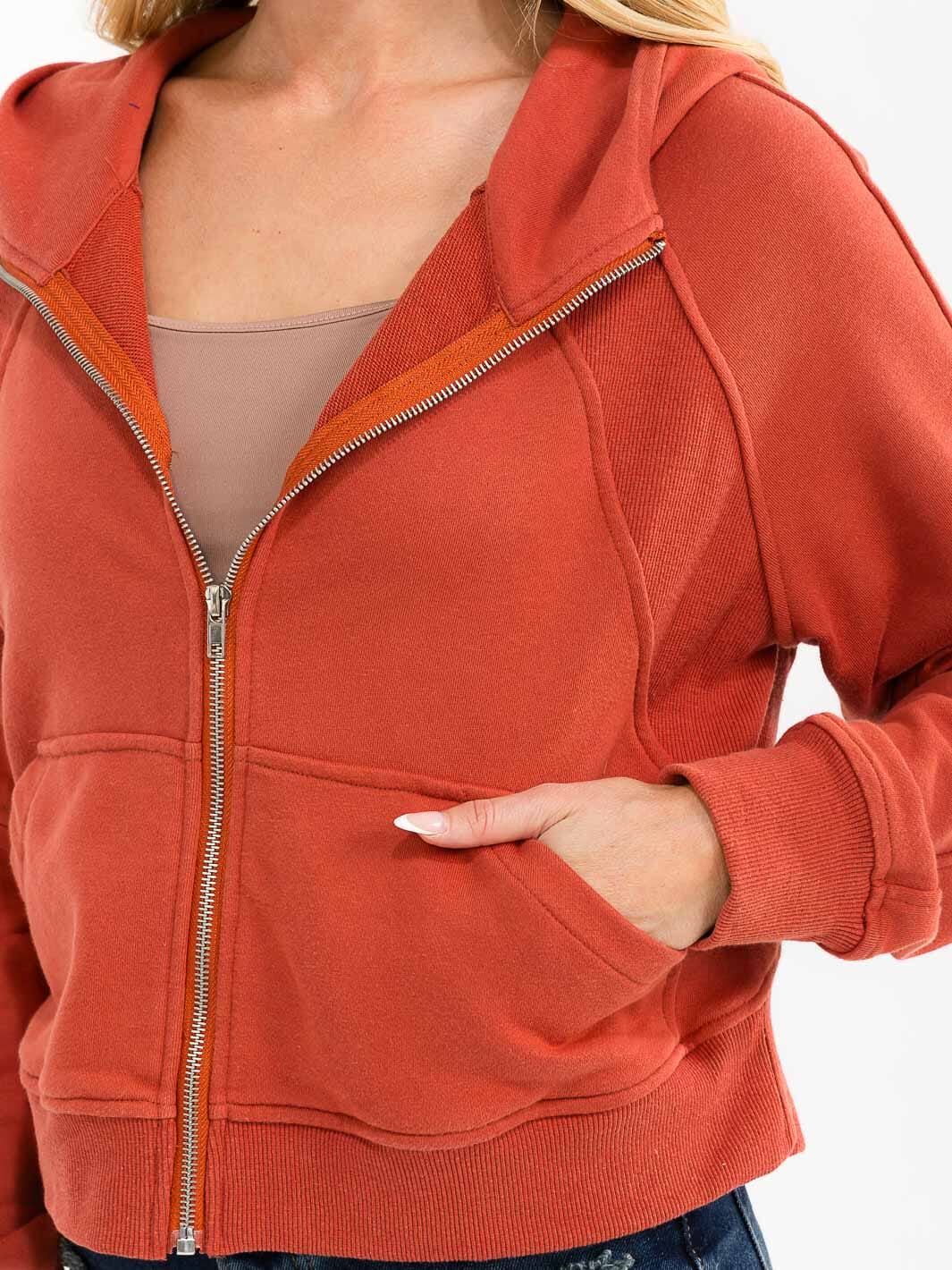 WOMEN'S LONG SLEEVE ZIPPER CLOSURE FRONT POCKETS HOODED SWEATER
