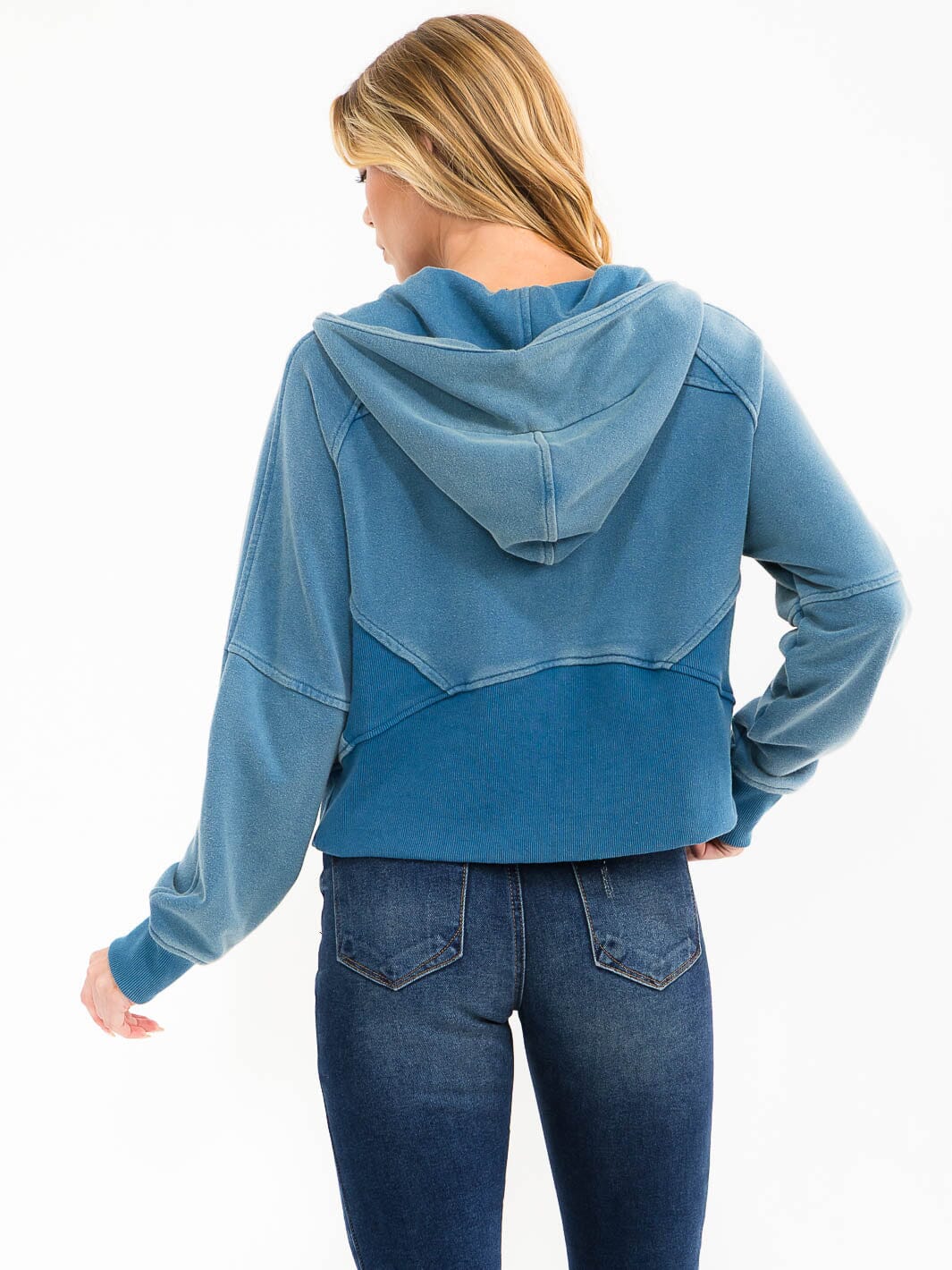 WOMEN'S LONG SLEEVE ZIPPER CLOSURE FRONT POCKETS HOODED SWEATER