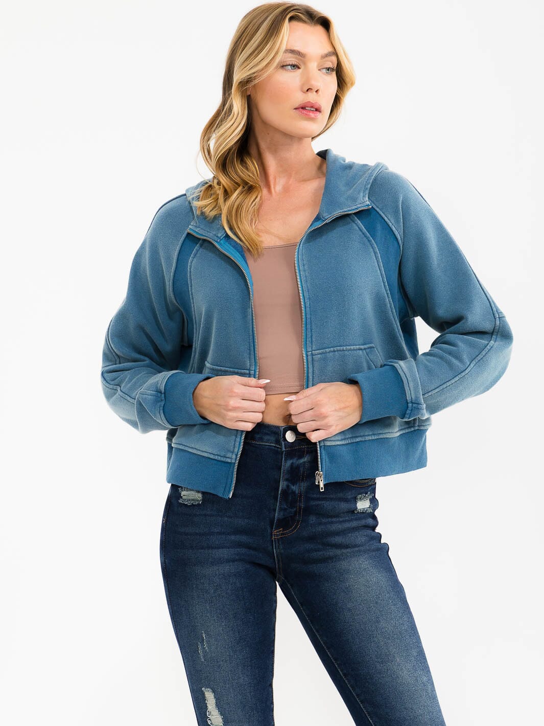 WOMEN'S LONG SLEEVE ZIPPER CLOSURE FRONT POCKETS HOODED SWEATER