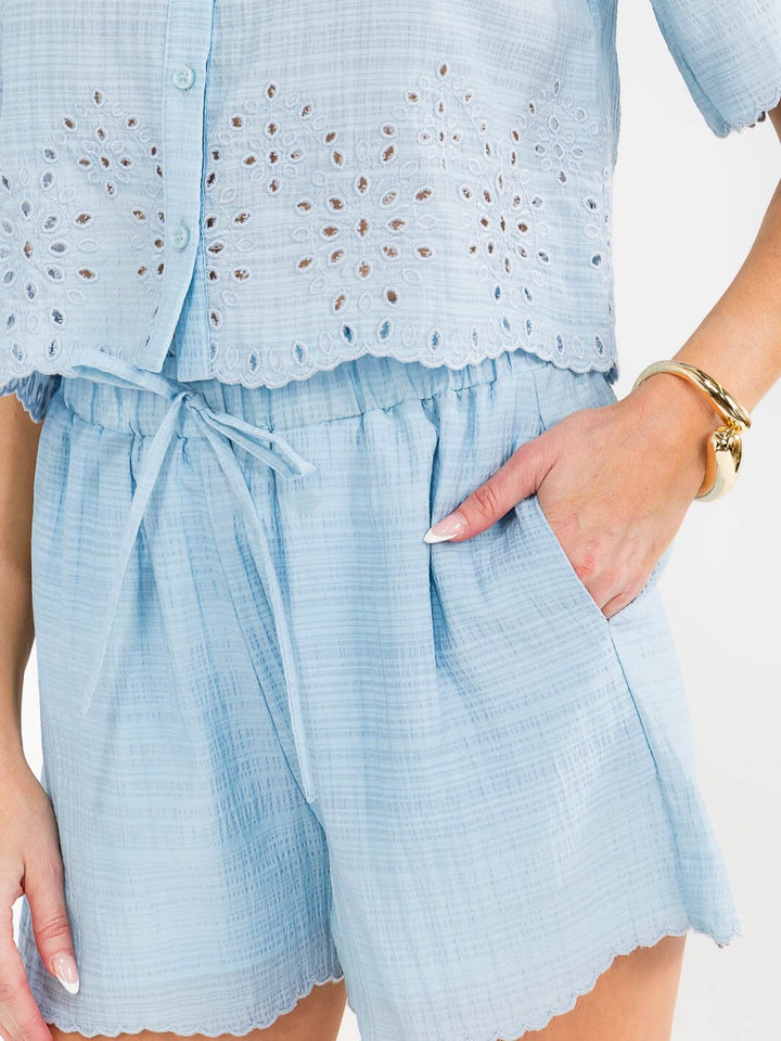 WOMEN'S SHORT SLEEVE TOP & MINI SHORTS EYELET DETAILED 2PC. SET