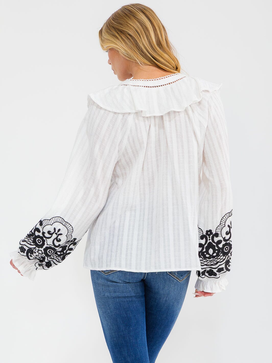 WOMEN'S LONG SLEEVE FLORAL EMBROIDERY RUFFLE DETAILED BLOUSE