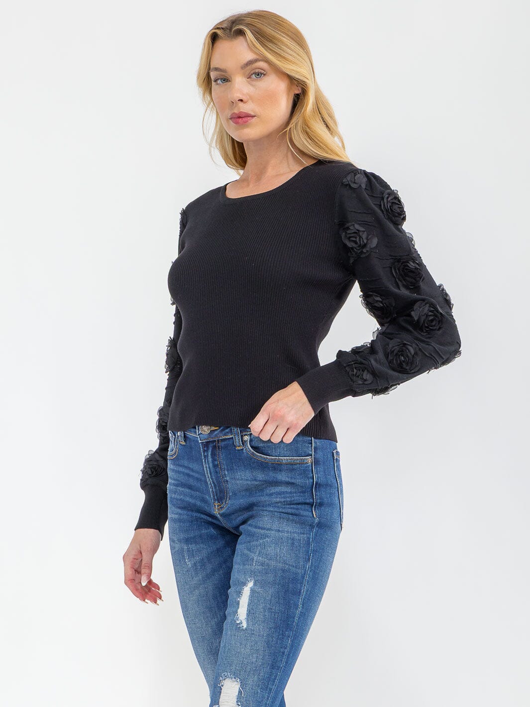 WOMEN'S LONG SLEEVE FLOWER DETAILED RIBBED BLOUSE