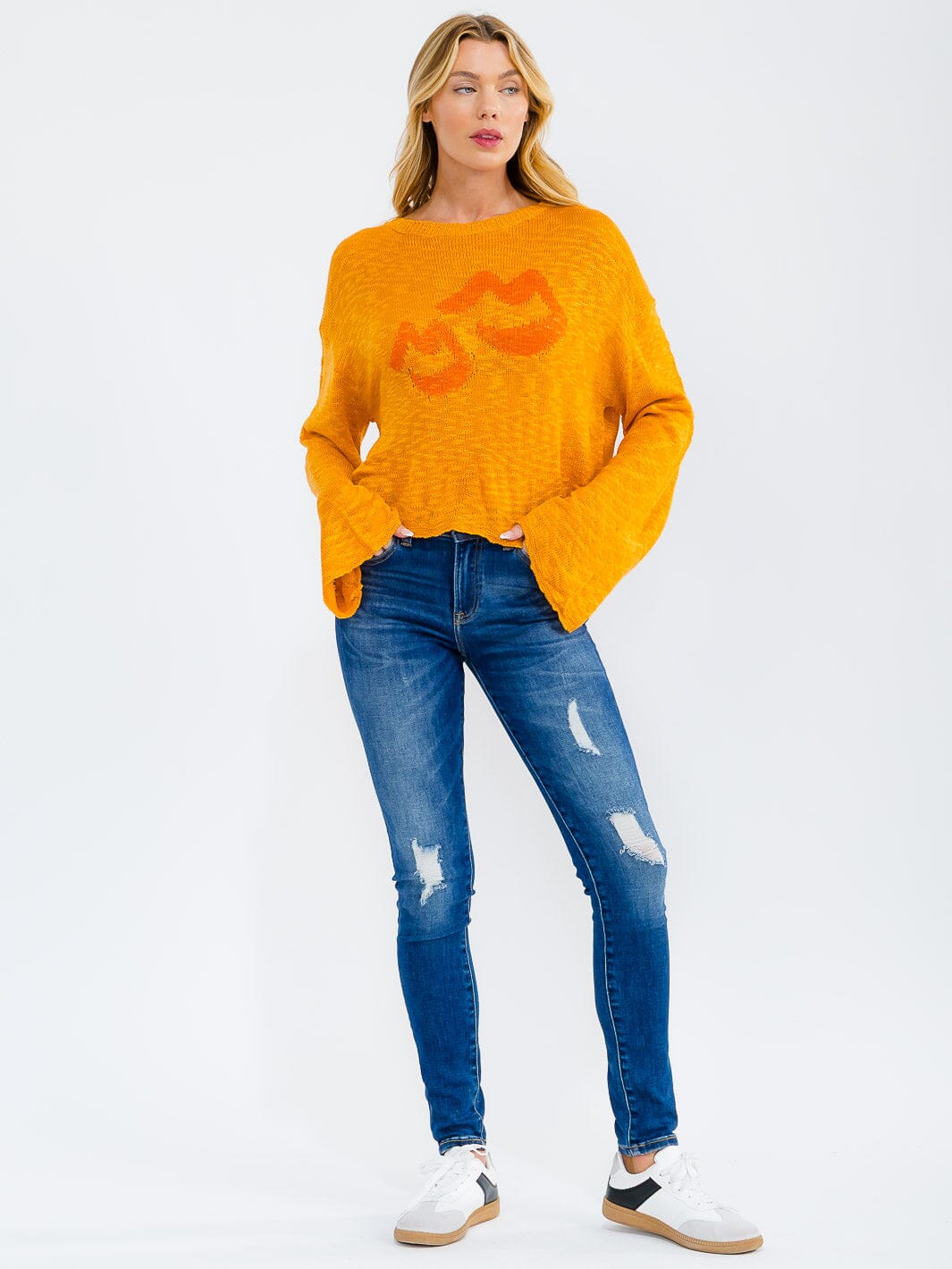 WOMEN'S LONG BELL SLEEVE LIPS PRINT KNIT TOP