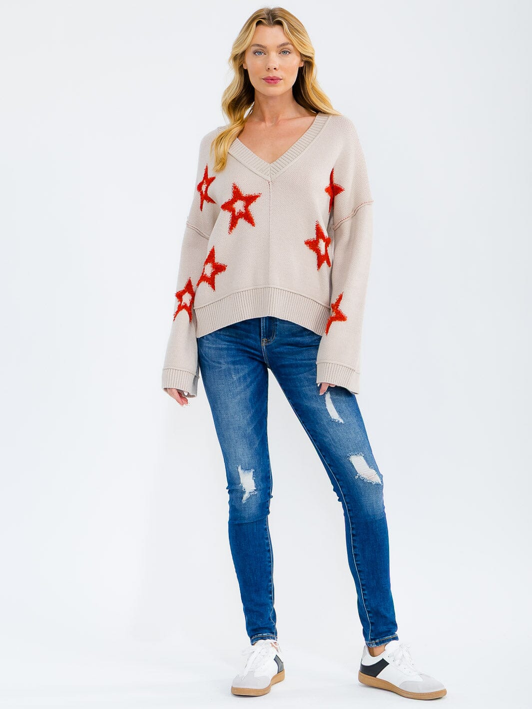 WOMEN'S LONG BELL SLEEVE V-NECK STARS PRINT PULLOVER SWEATER