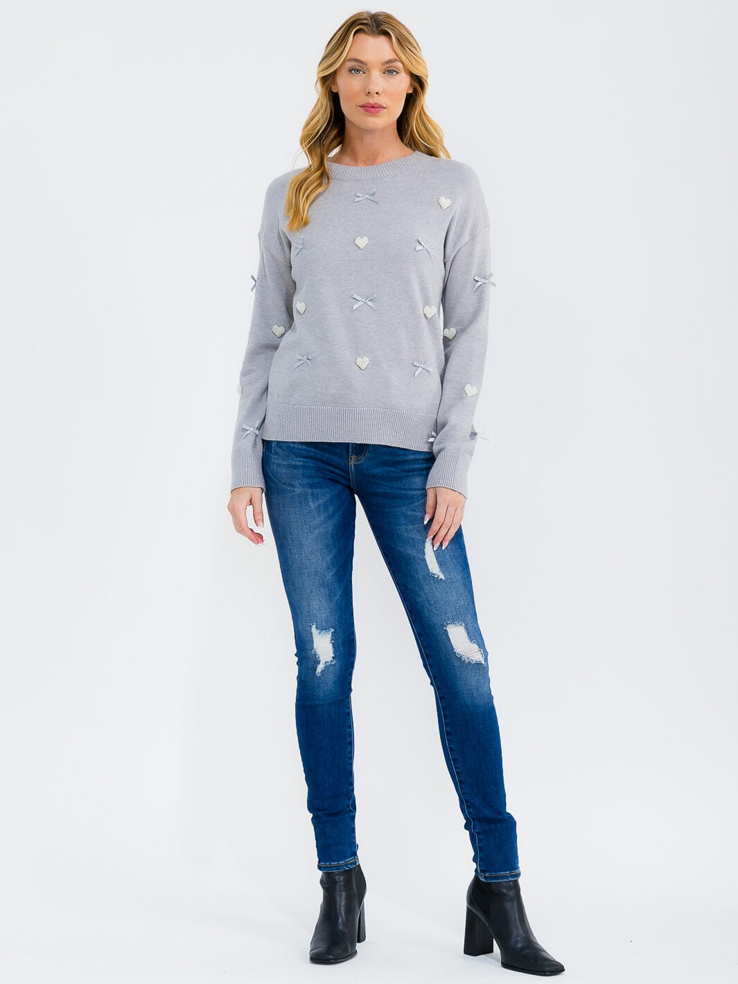 WOMEN'S LONG SLEEVE HEART & BOWS DETAILED PULLOVER SWEATER