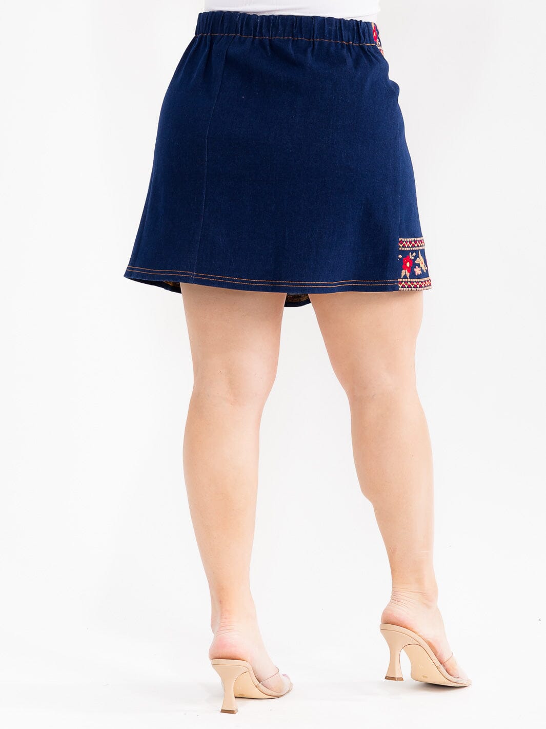 PLUS SIZE ELASTIC WAIST FLORAL EMBROIDERY DENIM MINI SKIRT