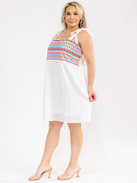 PLUS SIZE SLEEVELESS SQUARE NECK MULTI EMBROIDERY MINI DRESS