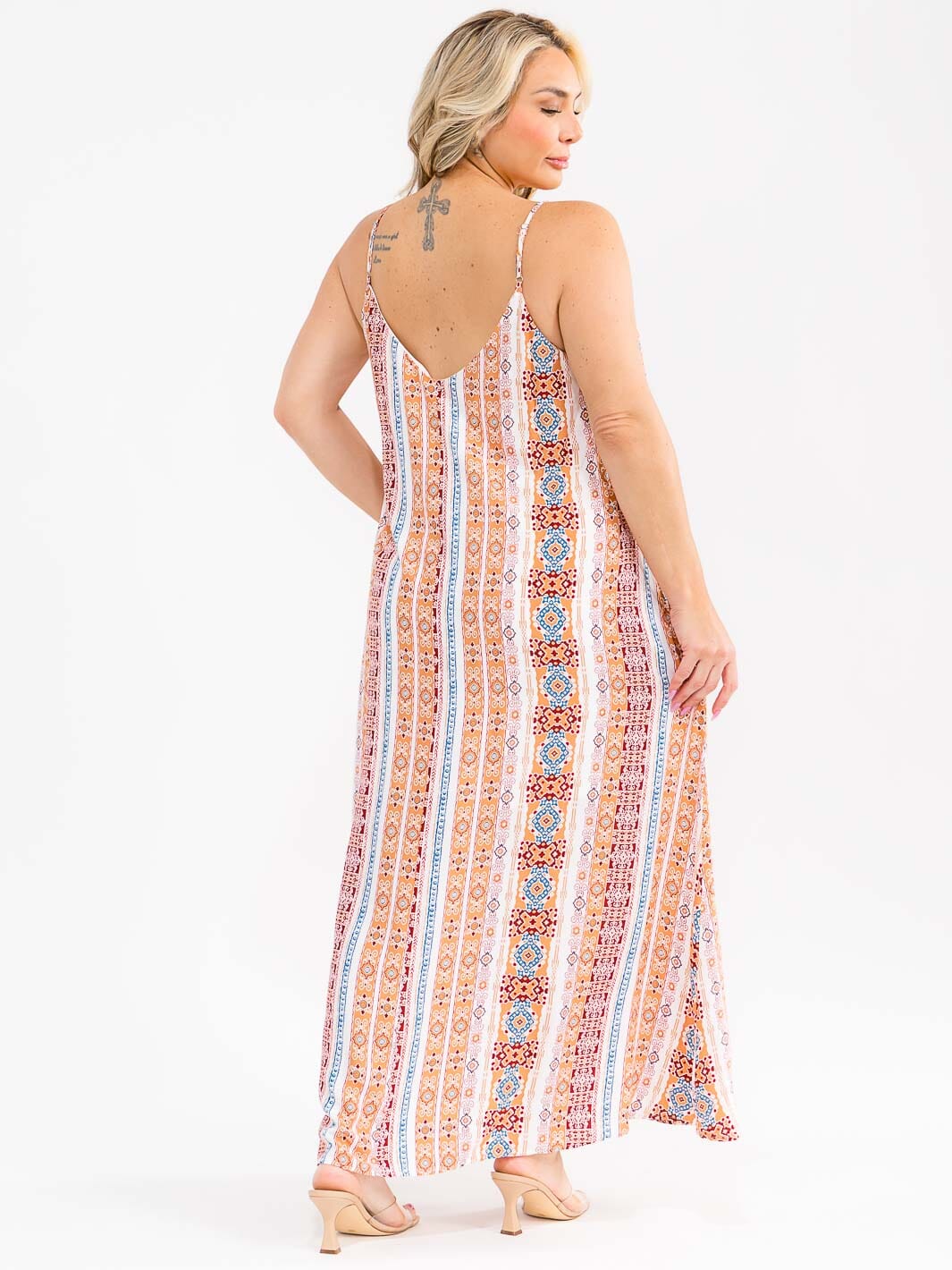 PLUS SIZE SLEEVELESS V-NECK FRONT POCKETS MULTI PRINT MAXI DRESS