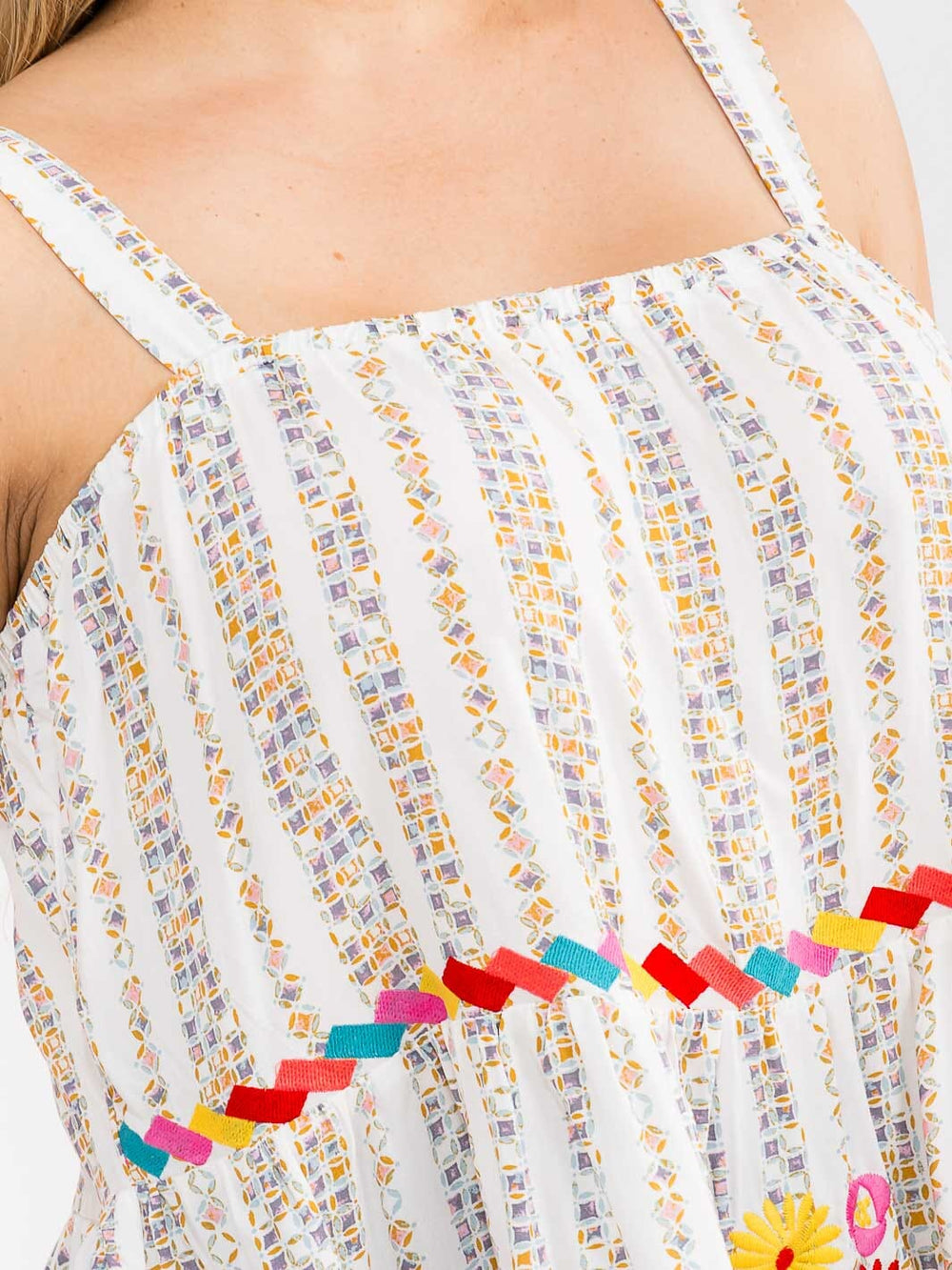 PLUS SIZE SLEEVELESS SQUARE NECK FLORAL EMBROIDERY TANK TOP