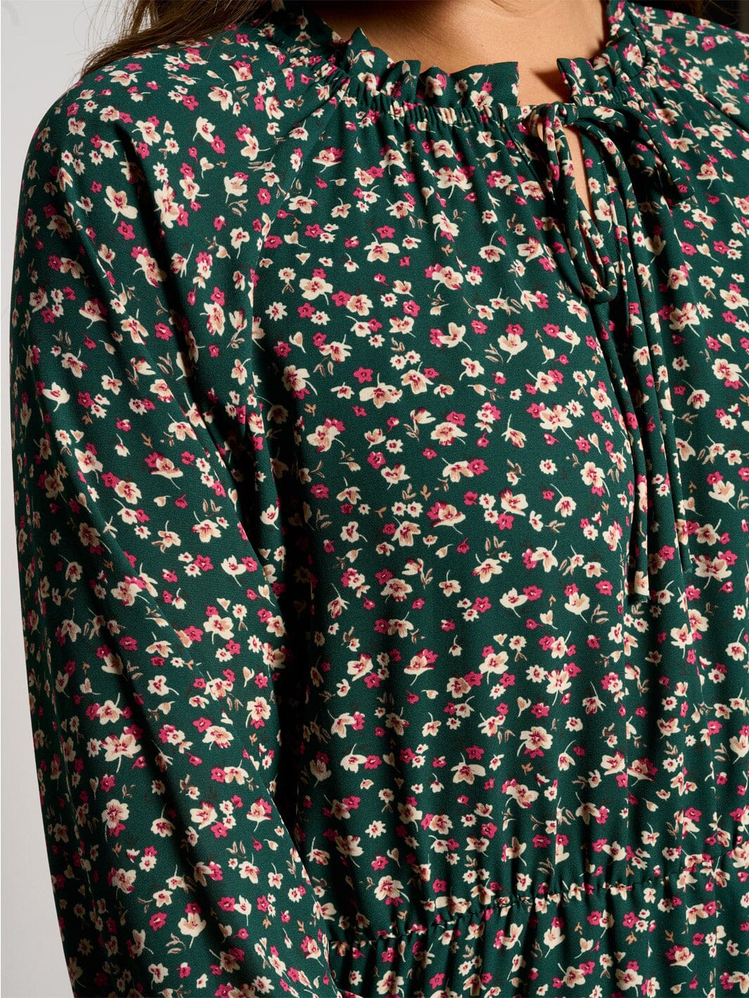 WOMEN'S LONG SLEEVE V-NECK ELASTIC WAIST FLORAL MINI DRESS
