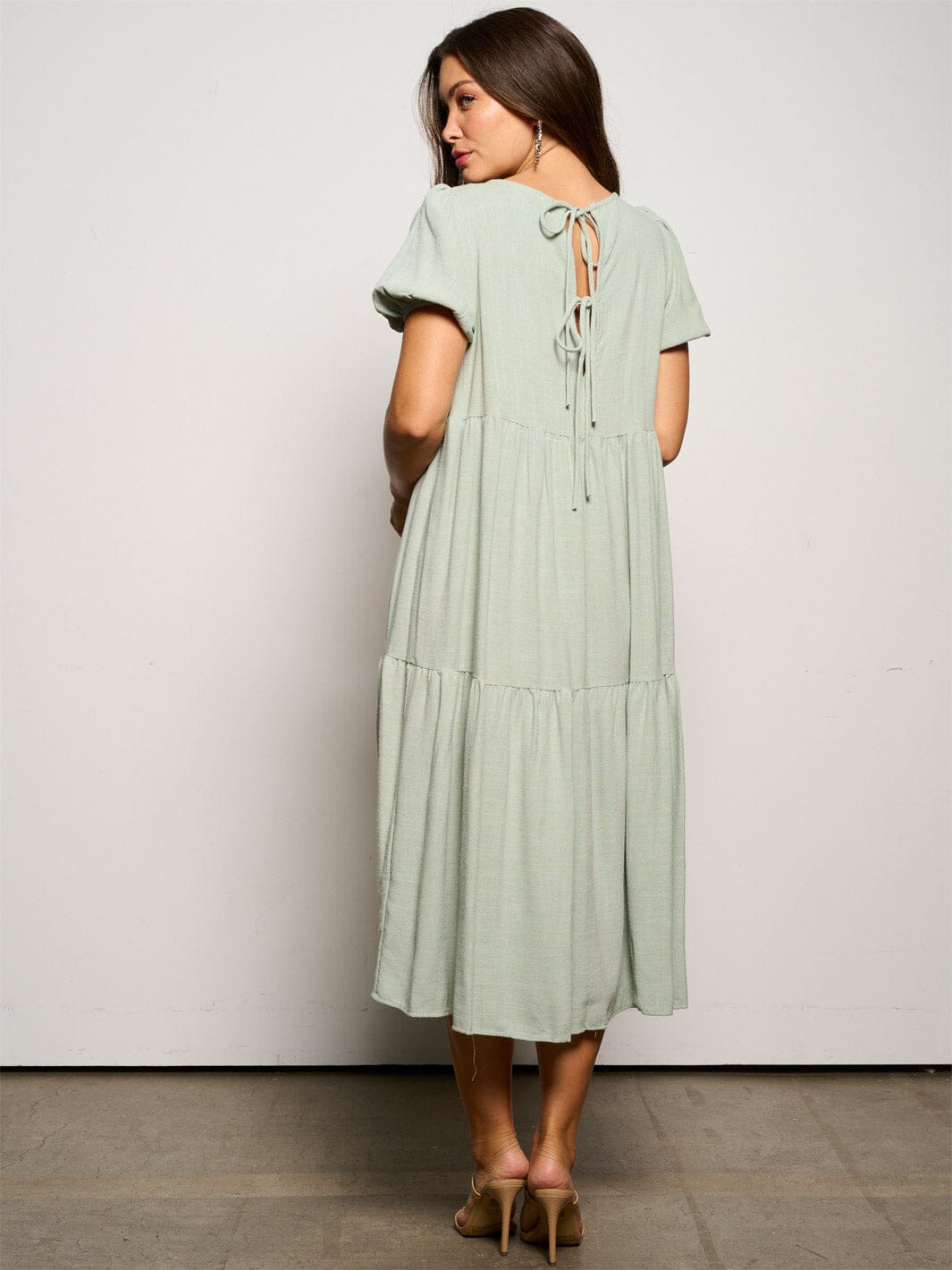 WOMEN'S SHORT PUFF SLEEVE TIERED TUNIC MIDI DRESS