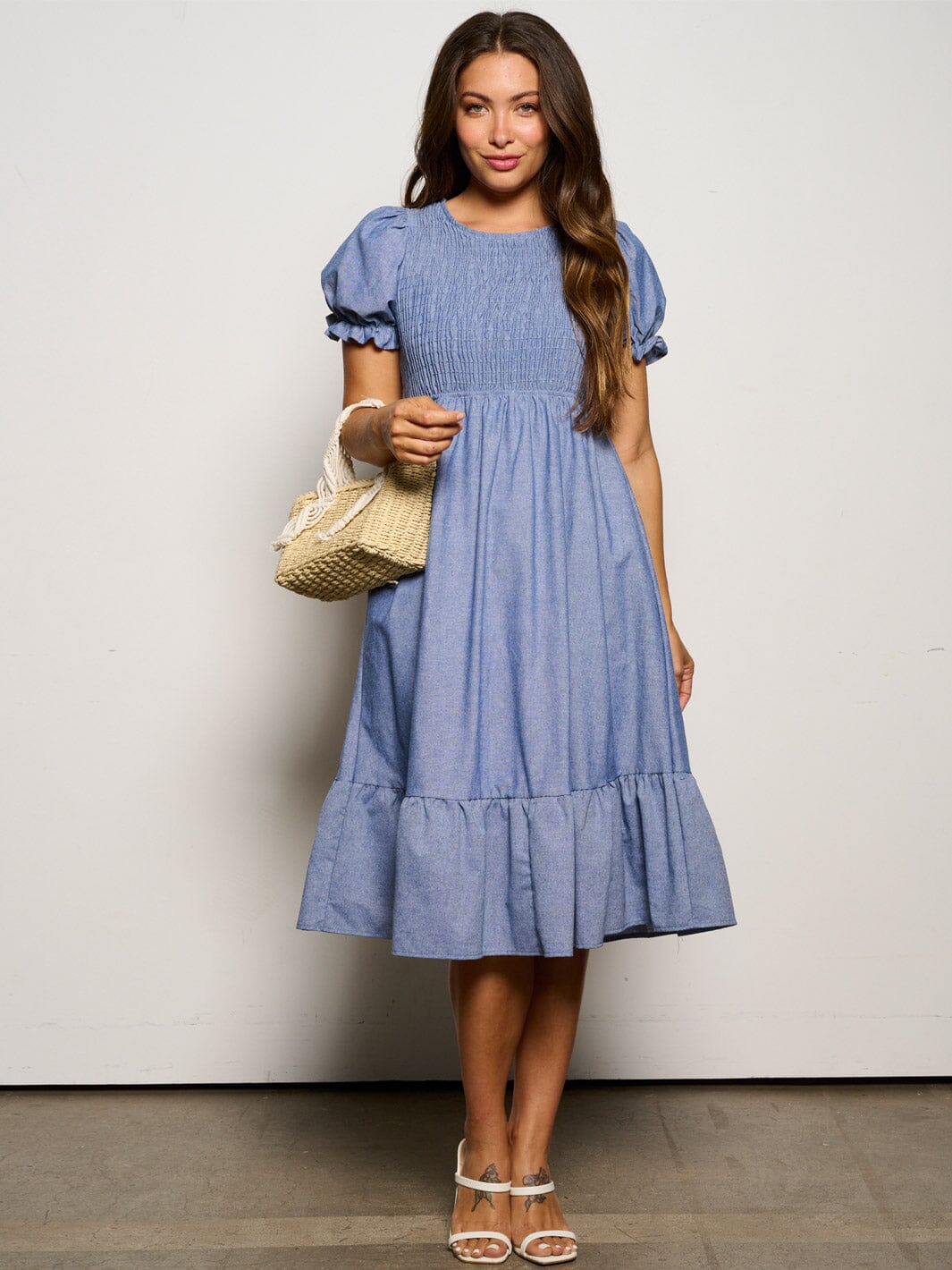 WOMEN'S SHORT SLEEVE ELASTIC WAIST POCKETS SMOCK MIDI DRESS