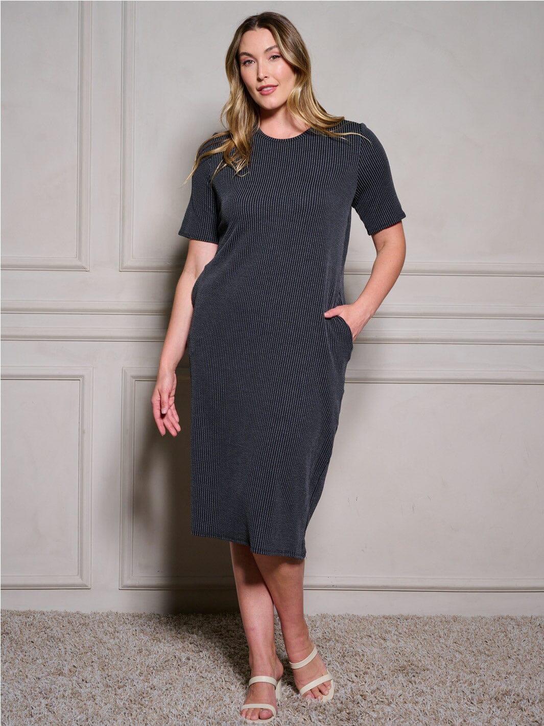 PLUS SIZE SHORT SLEEVE POCKETS RIBBED TUNIC MIDI DRESS