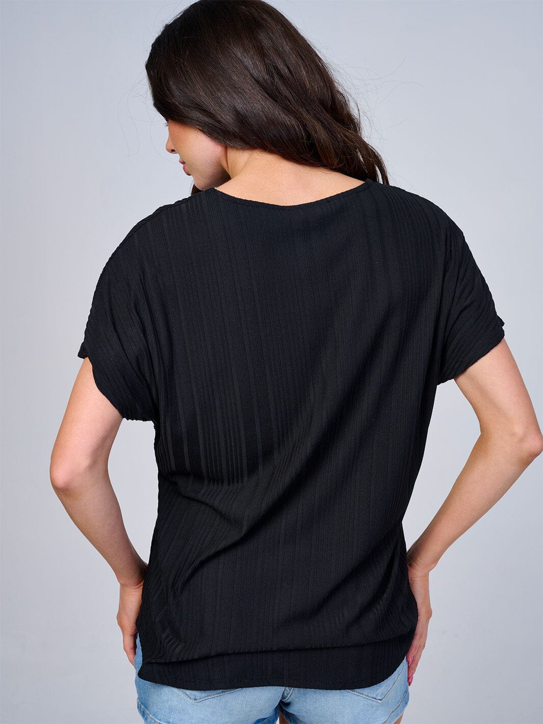 WOMEN'S SHORT SLEEVES V-NECK HIGH-LOW FRONT POCKET RIBBED BLOUSE