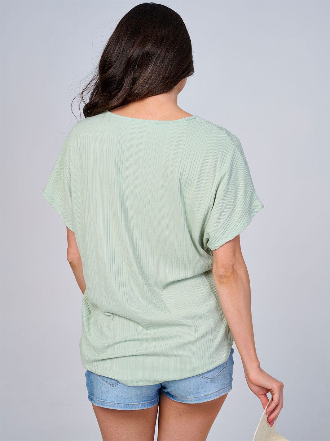 WOMEN'S SHORT SLEEVES V-NECK HIGH-LOW FRONT POCKET RIBBED BLOUSE