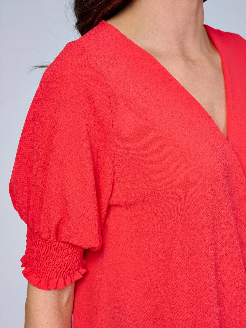 WOMEN'S SHORT SLEEVES SURPLICE BLOUSE