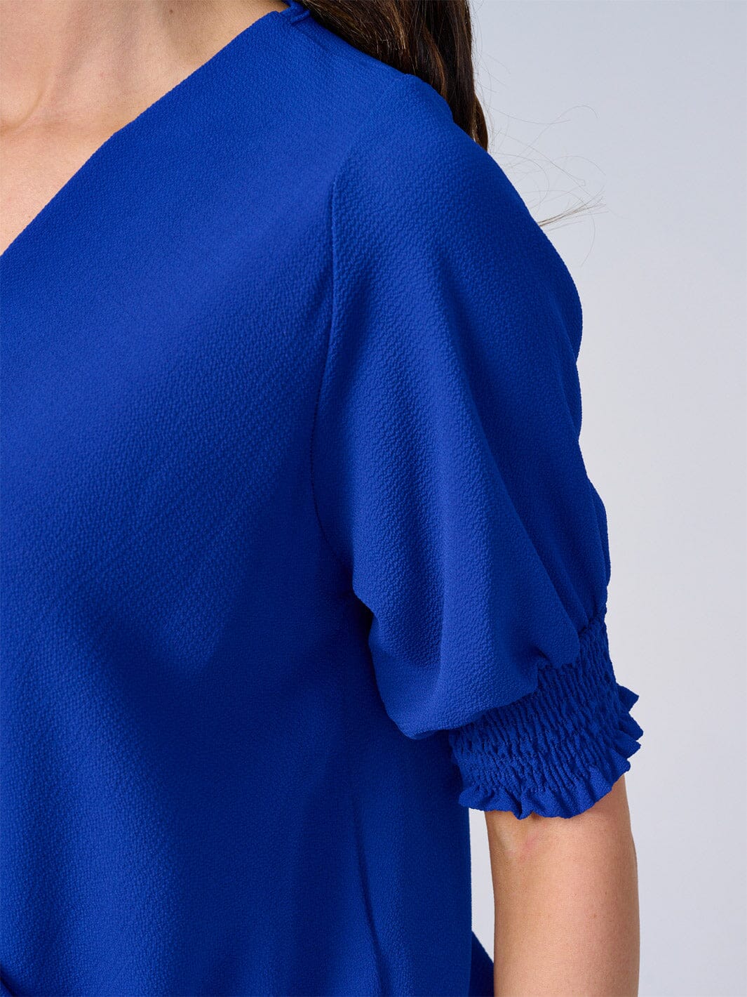 WOMEN'S SHORT SLEEVES SURPLICE BLOUSE