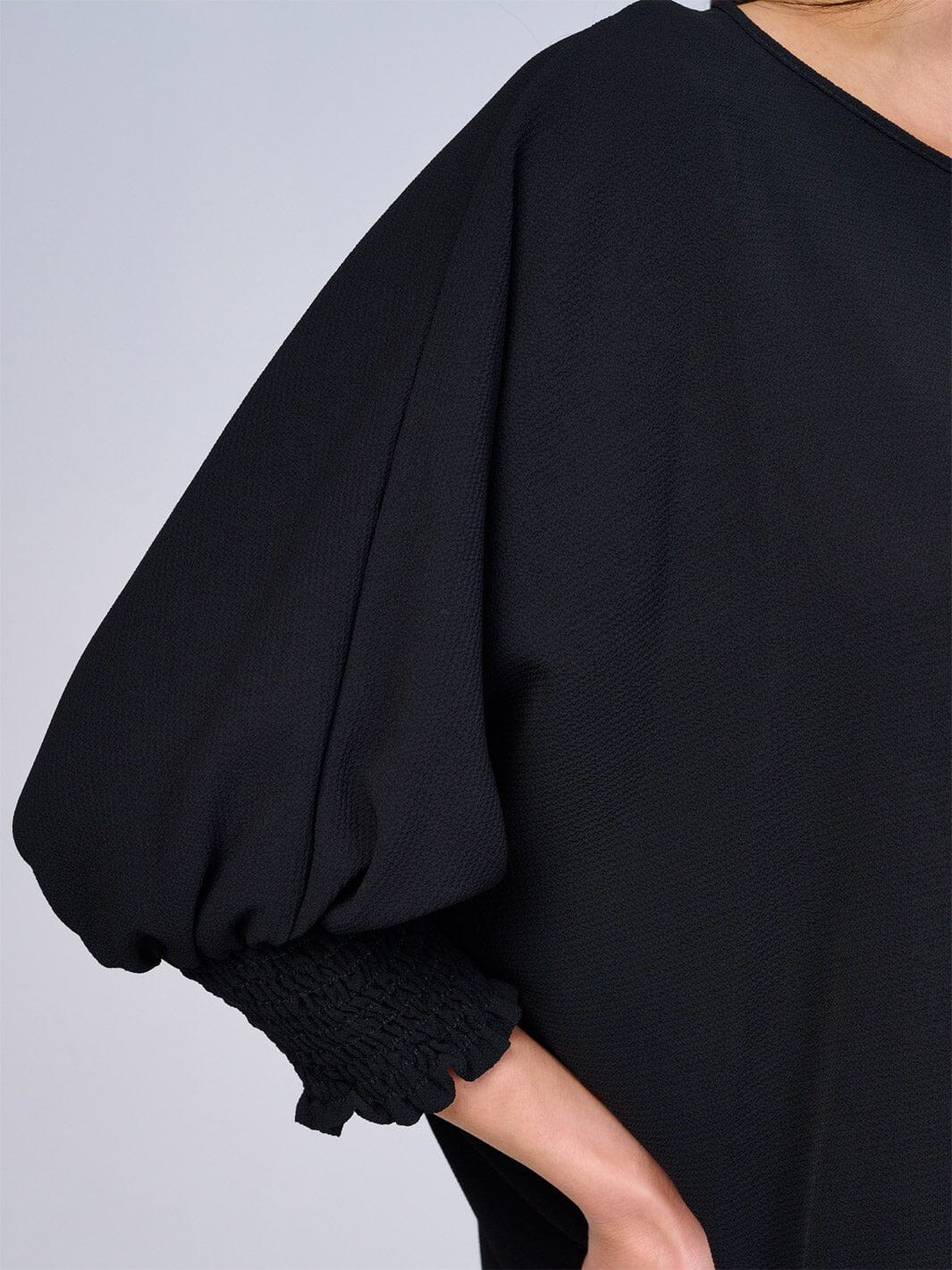 WOMEN'S 3/4 SLEEVES SOLID LOOSE FIT BLOUSE