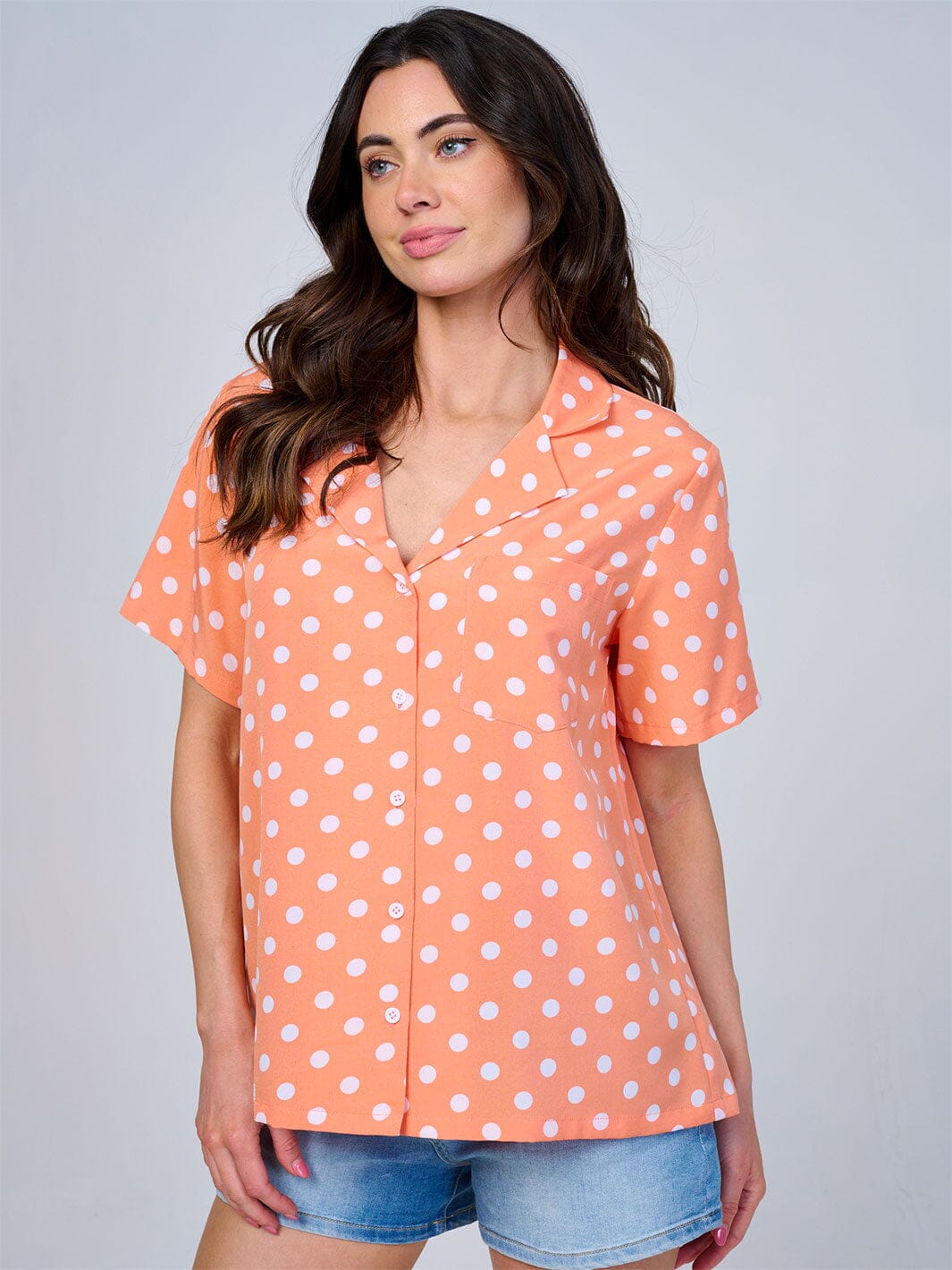 WOMEN'S SHORT SLEEVES FRONT POCKET V-NECK BUTTON UP POLKA DOTS BLOUSE