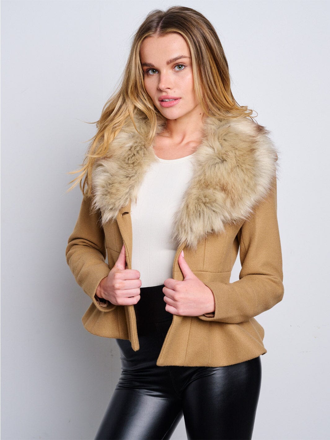 WOMEN'S LONG SLEEVE BUTTON CLOSURE REMOVABLE COLLAR JACKET