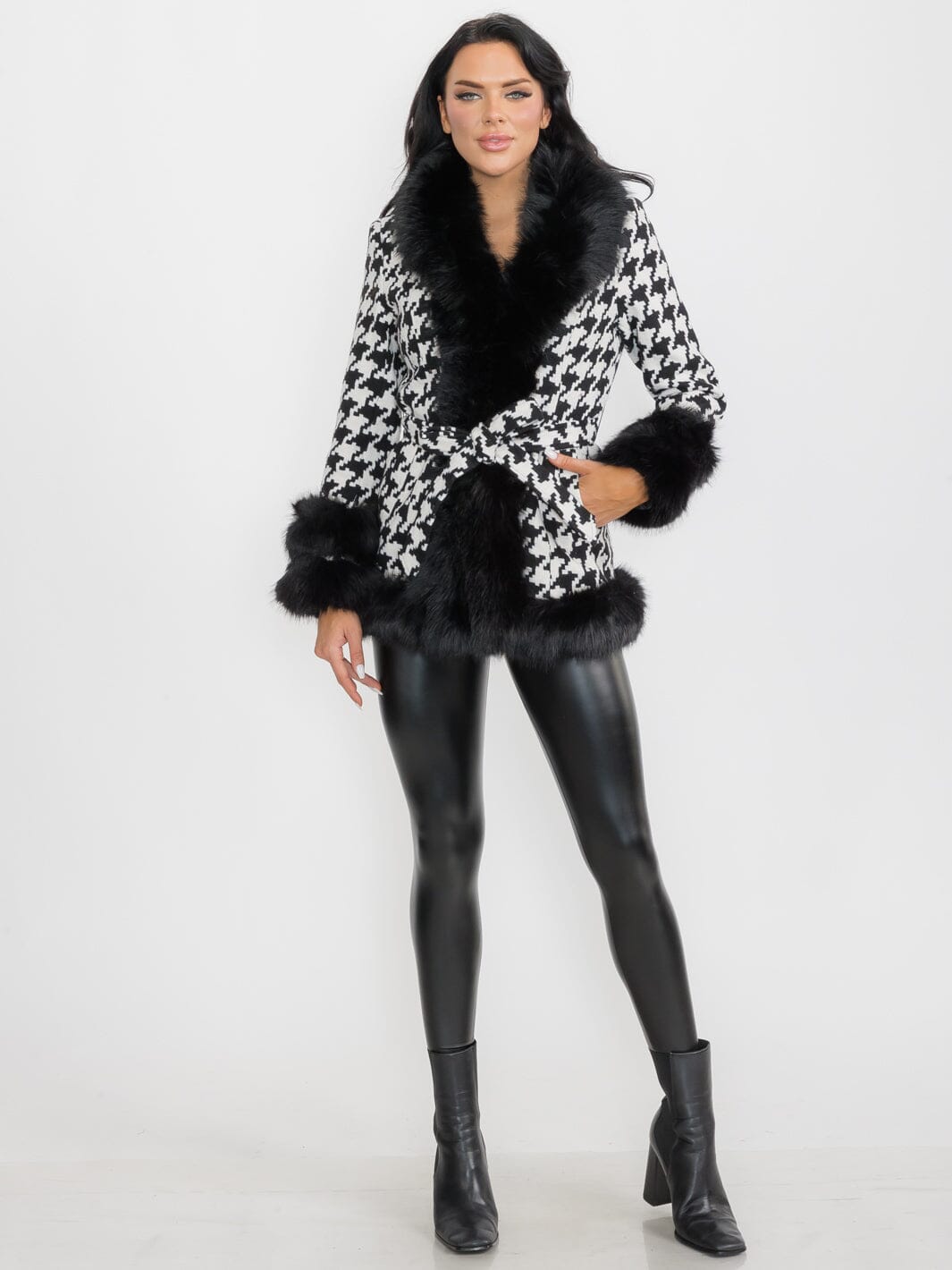 WOMEN'S LONG SLEEVE BUTTON CLOSURE FRONT POCKETS COLORBLOCK FAUX FUR COAT