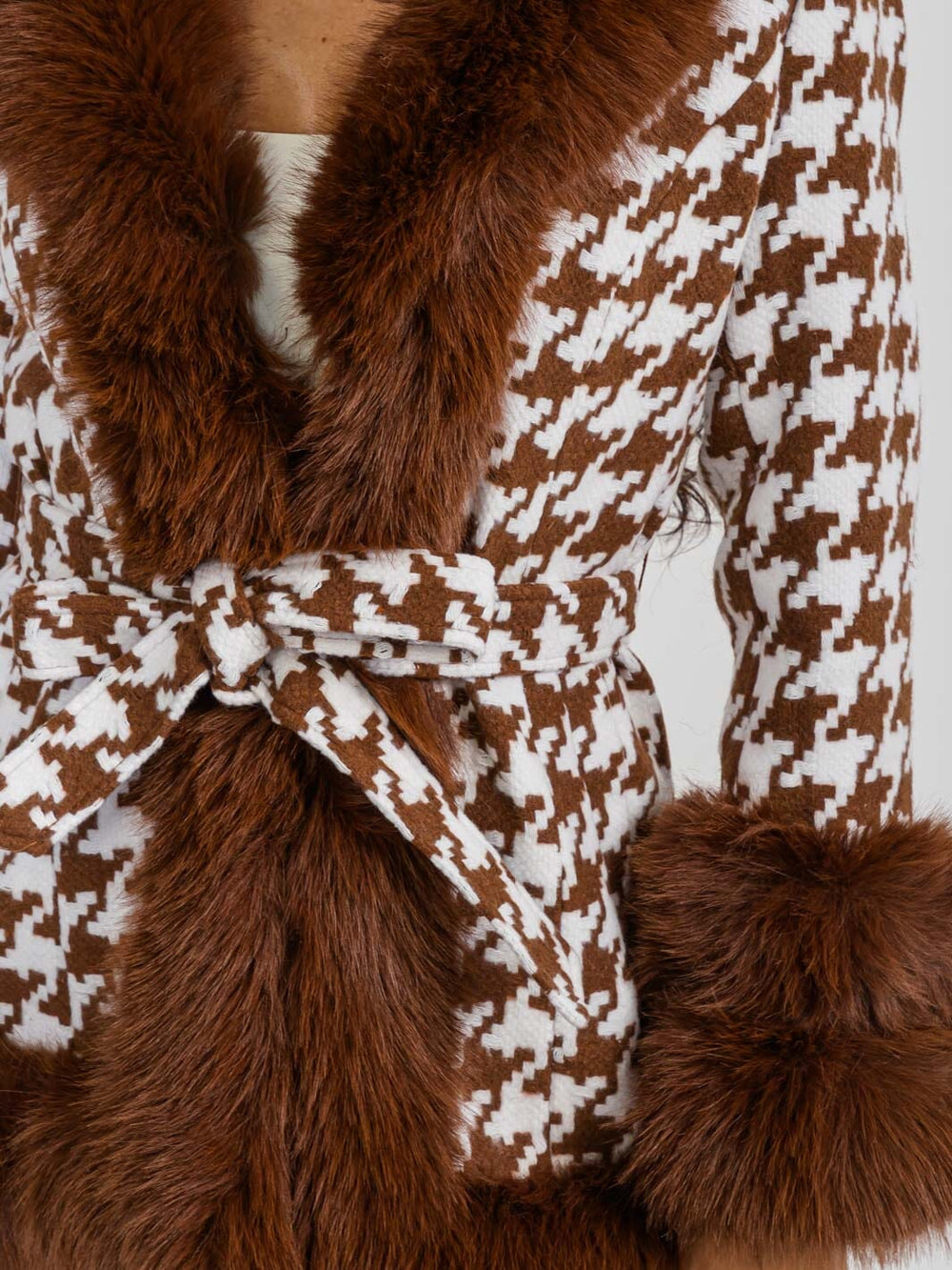 WOMEN'S LONG SLEEVE BUTTON CLOSURE FRONT POCKETS COLORBLOCK FAUX FUR COAT