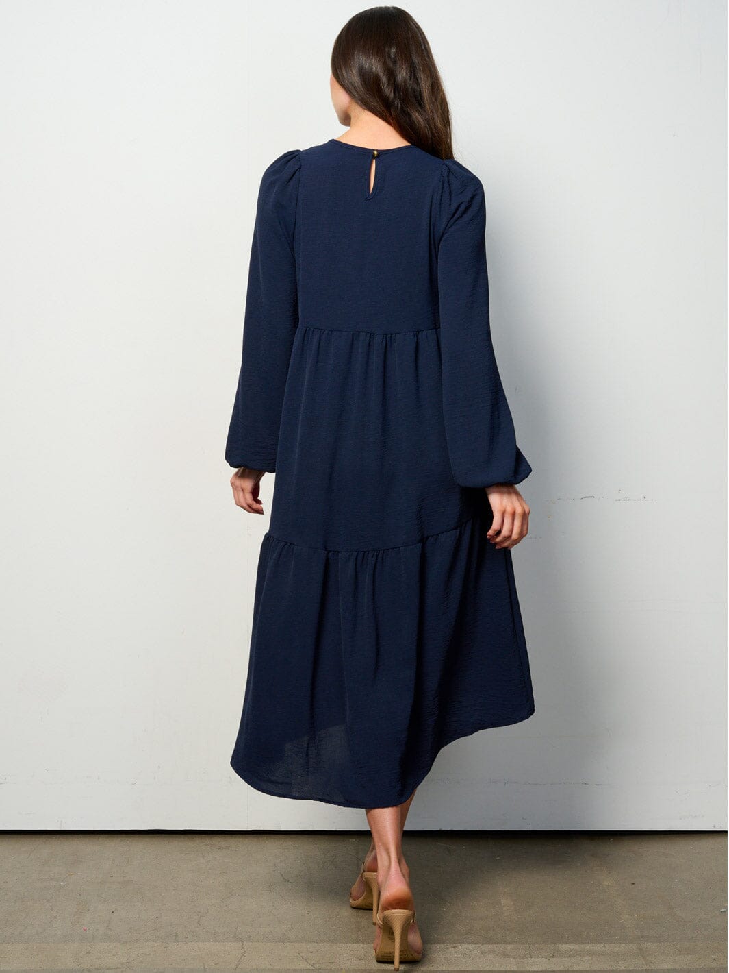 WOMEN'S LONG SLEEVE TIERED HIGH-LOW MIDI DRESS