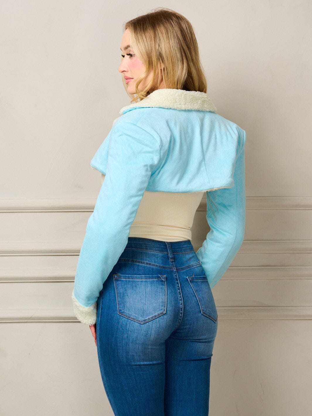 WOMEN'S LONG SLEEVE BUTTON CLOSURE SHERPA CROP JACKET