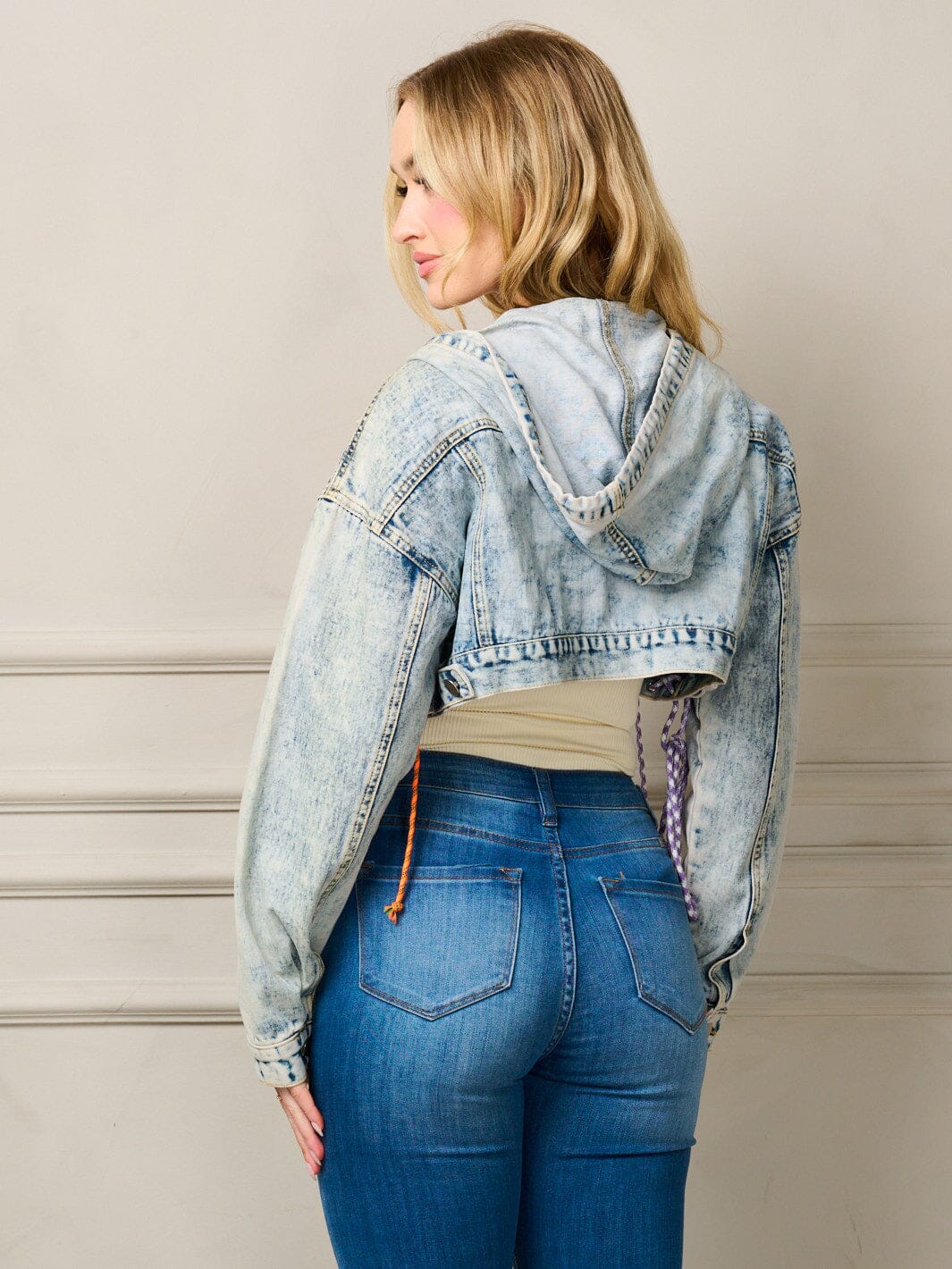 WOMEN'S LONG SLEEVE BUTTON CLOSURE HOODED DENIM CROP JACKET