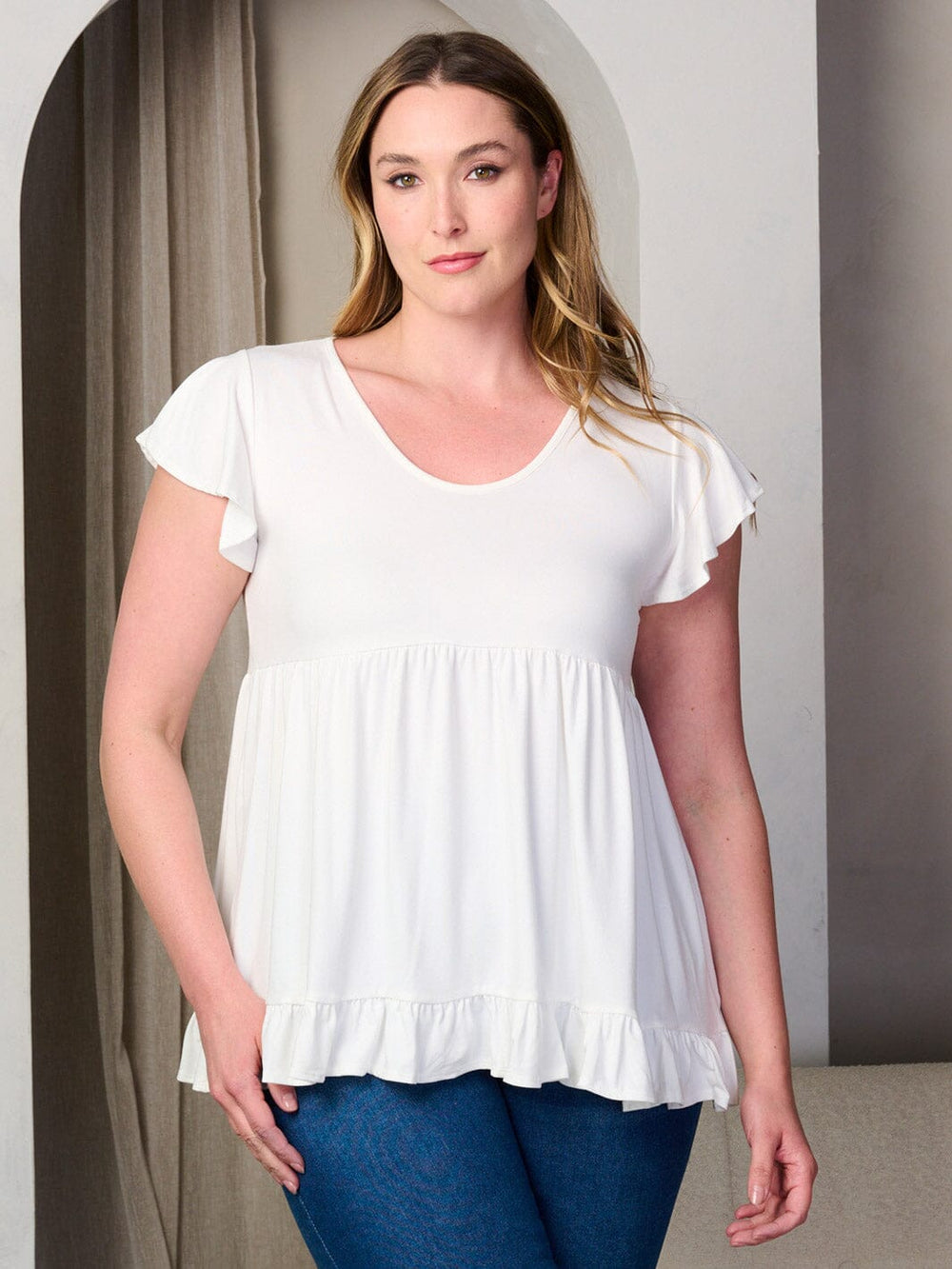 PLUS SIZE SHORT SLEEVE V-NECK RUFFLE HEM TUNIC TOP