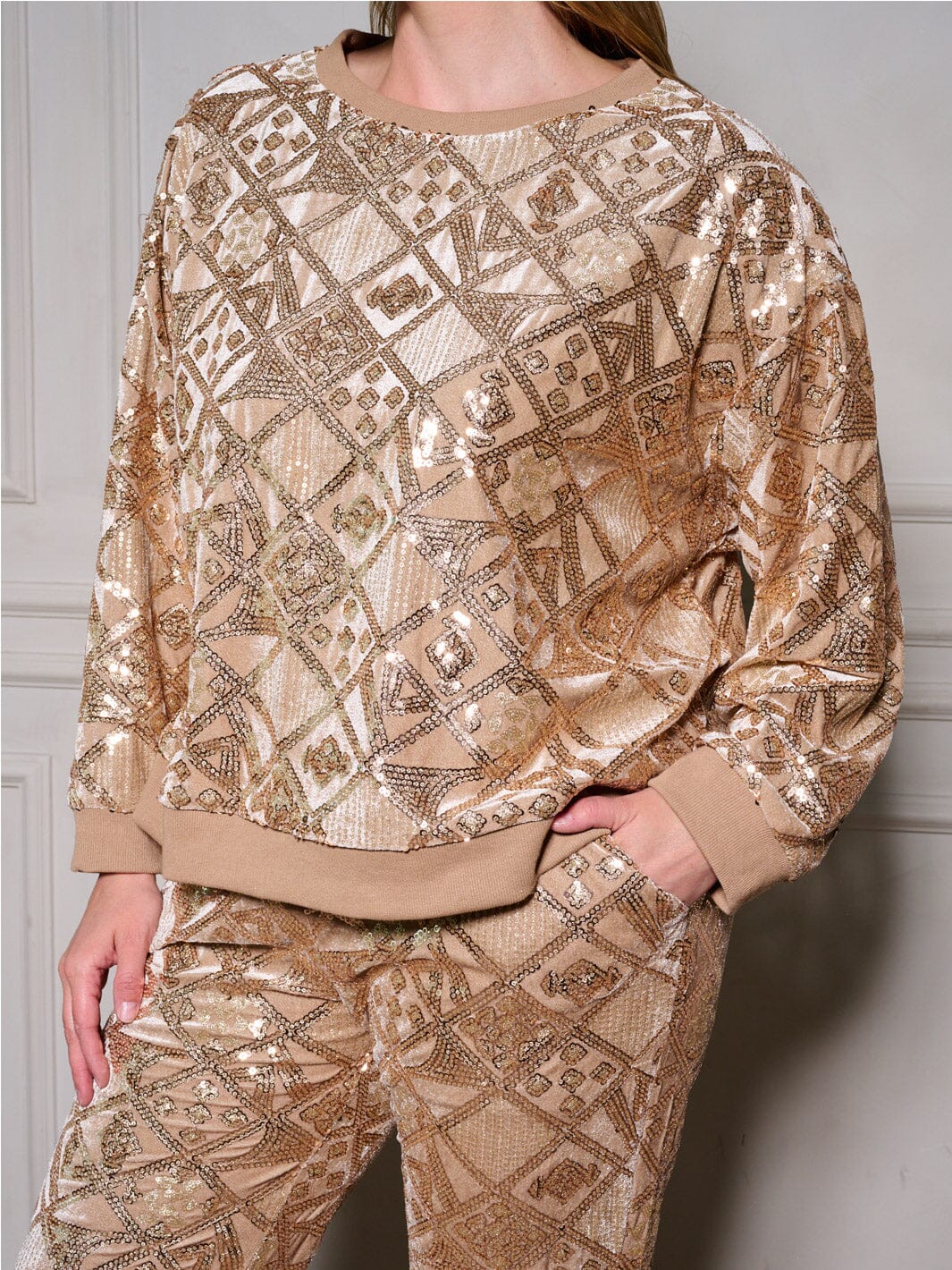 PLUS SIZE LONG SLEEVE SEQUINS PULLOVER SWEATER