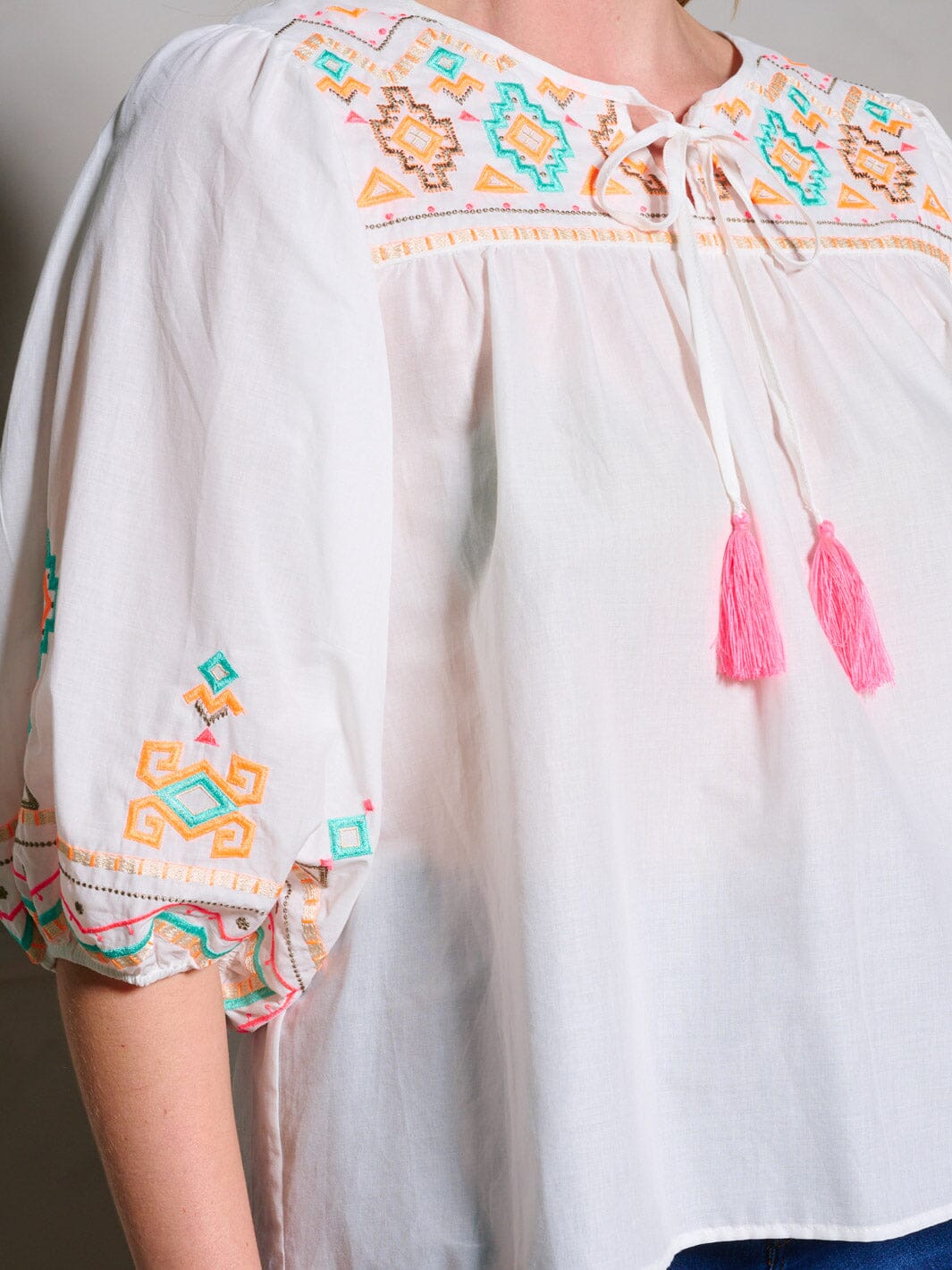 PLUS SIZE SHORT SLEEVE EMBROIDERY TUNIC TOP