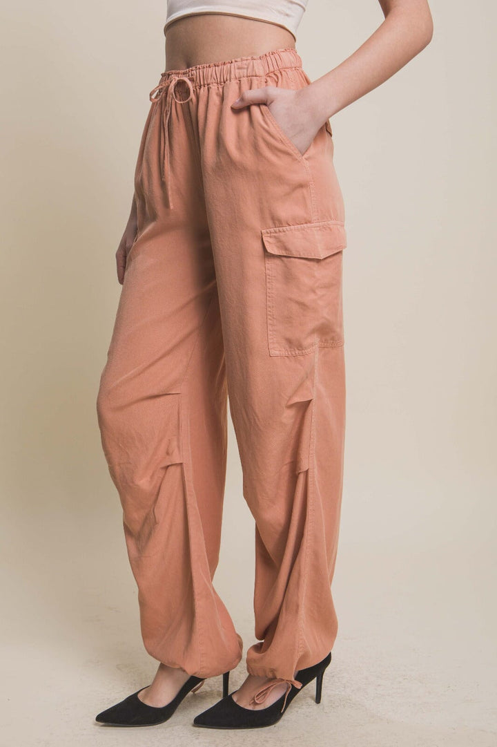 WOMEN'S ELASTIC WAIST SELF TIE CARGO POCKETS ADJUSTABLE LEG PANTS