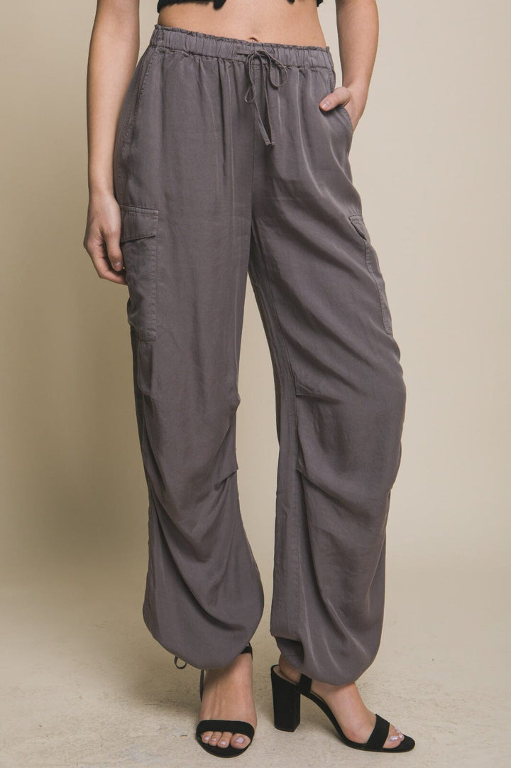 WOMEN'S ELASTIC WAIST SELF TIE CARGO POCKETS ADJUSTABLE LEG PANTS