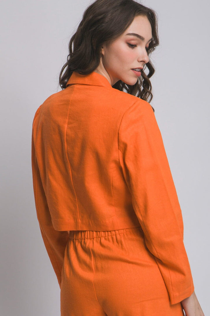 WOMEN'S LONG SLEEVE BUTTON CLOSURE BLAZER