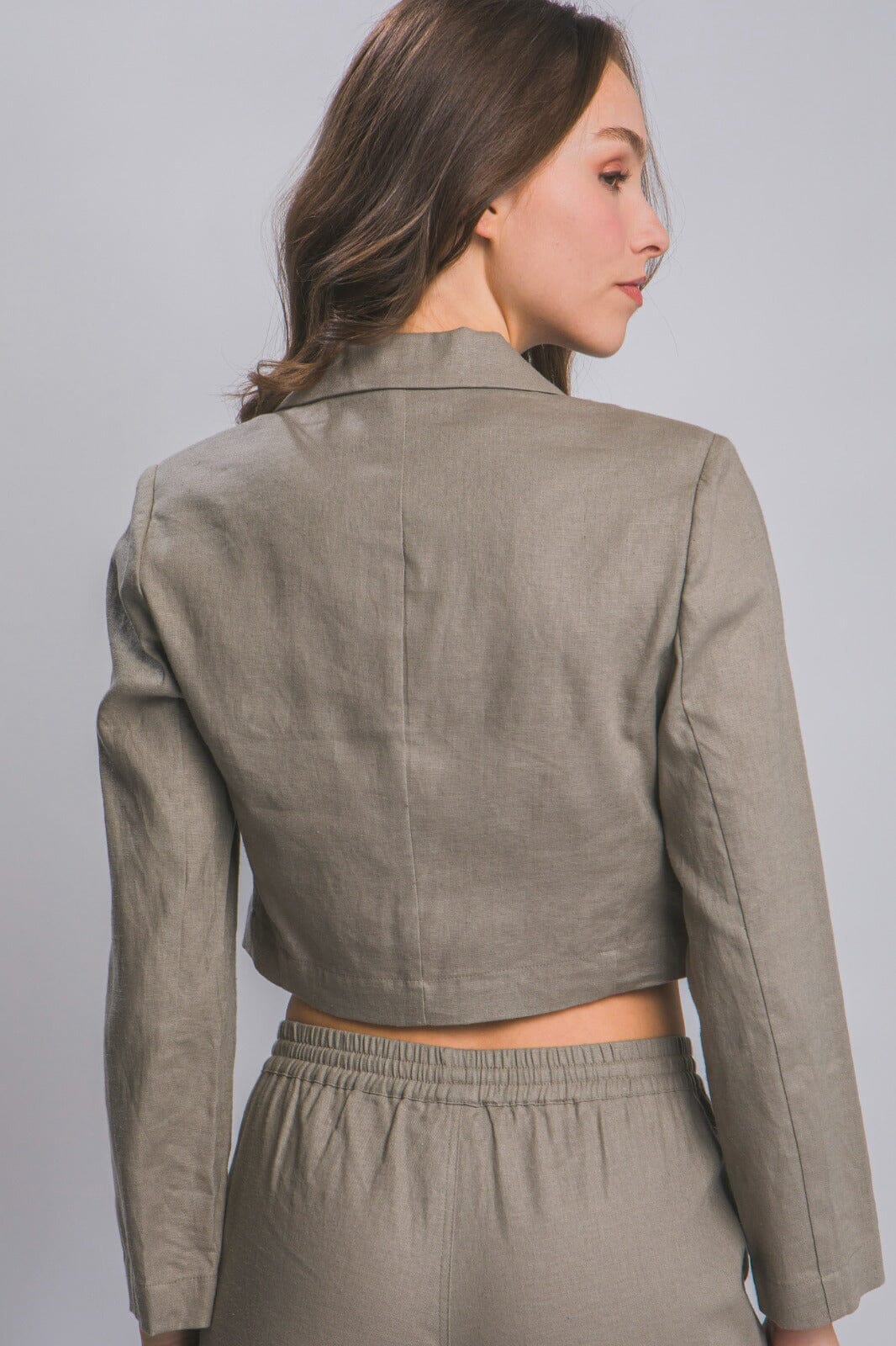 WOMEN'S LONG SLEEVE BUTTON CLOSURE BLAZER