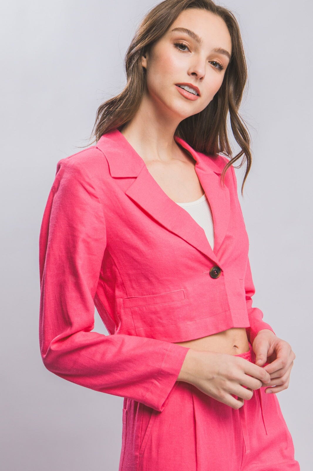 WOMEN'S LONG SLEEVE BUTTON CLOSURE BLAZER