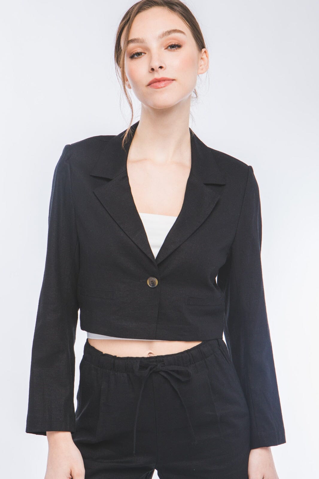 WOMEN'S LONG SLEEVE BUTTON CLOSURE BLAZER